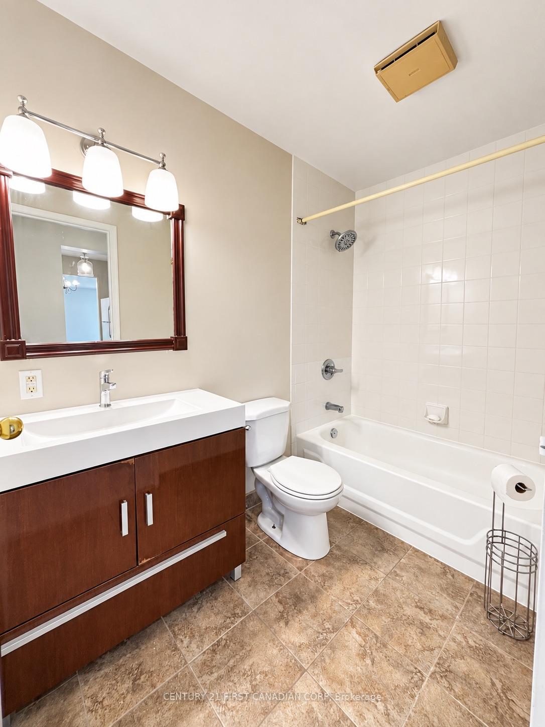 Photo 9 of Unit 401, 860 Commissioners Road E, London, South H — HOMEH