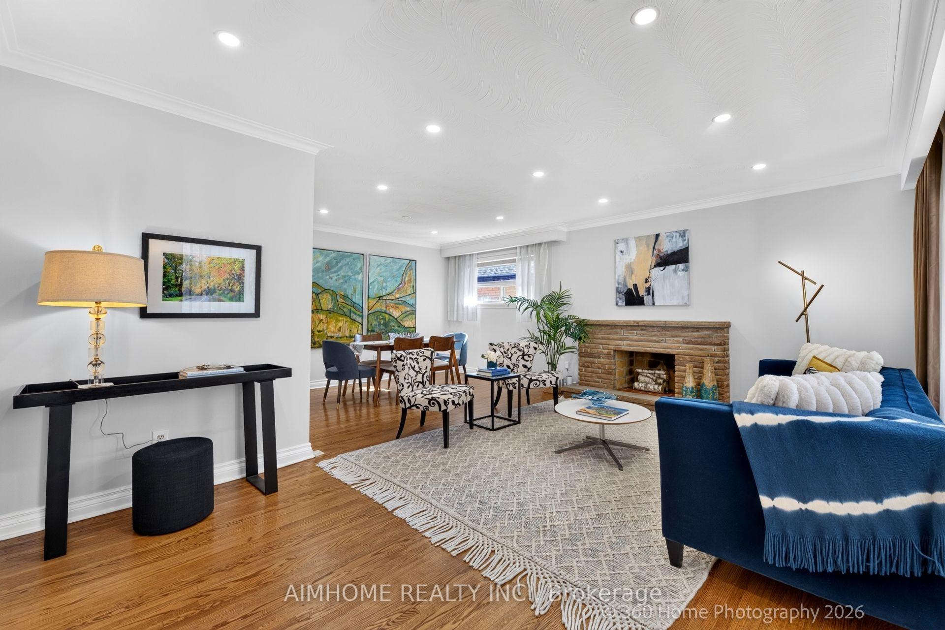 Photo 4 of 47 Silverhill Drive, Etobicoke, Islington-City Centre West — HOMEH