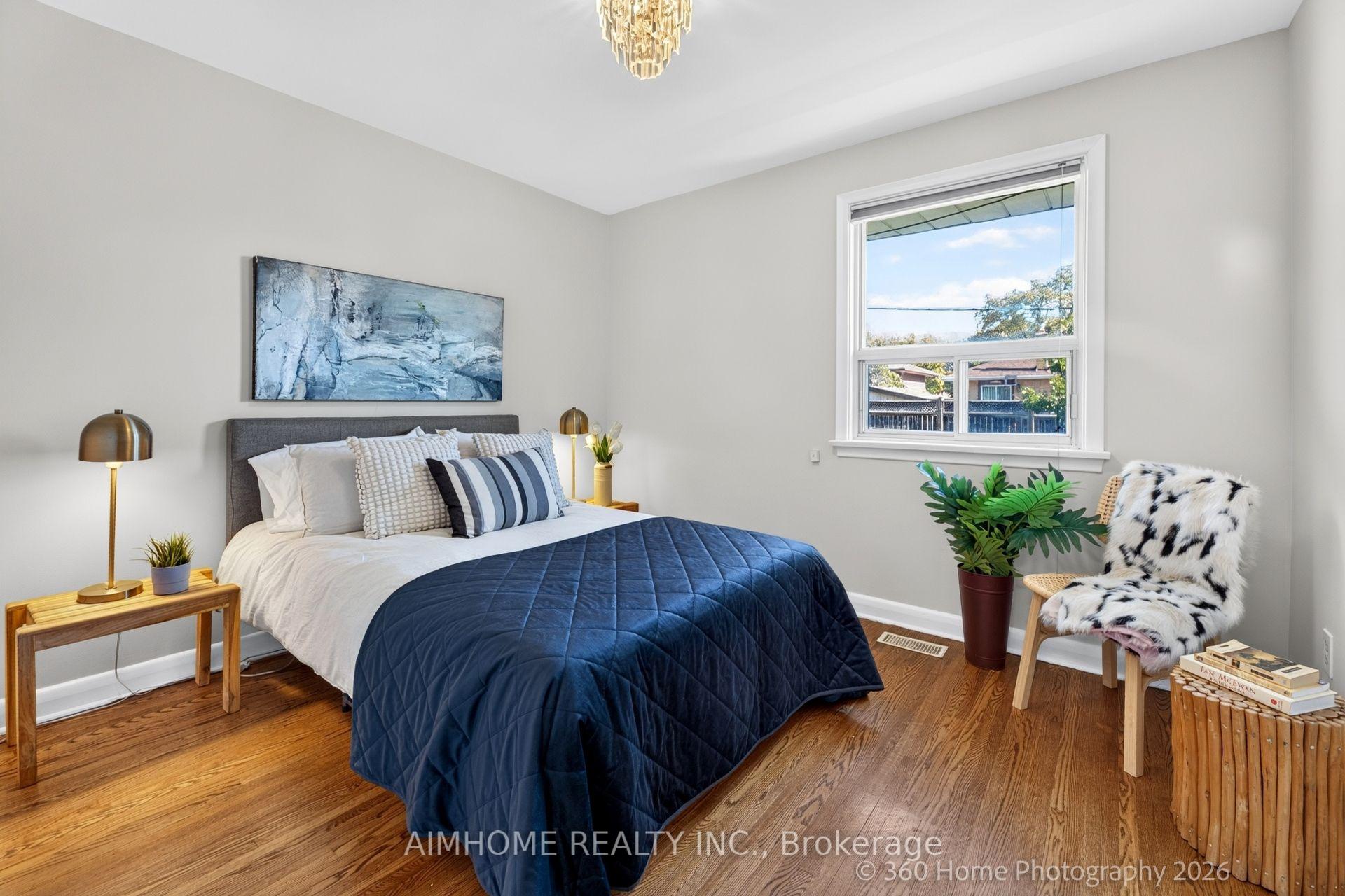Photo 9 of 47 Silverhill Drive, Etobicoke, Islington-City Centre West — HOMEH