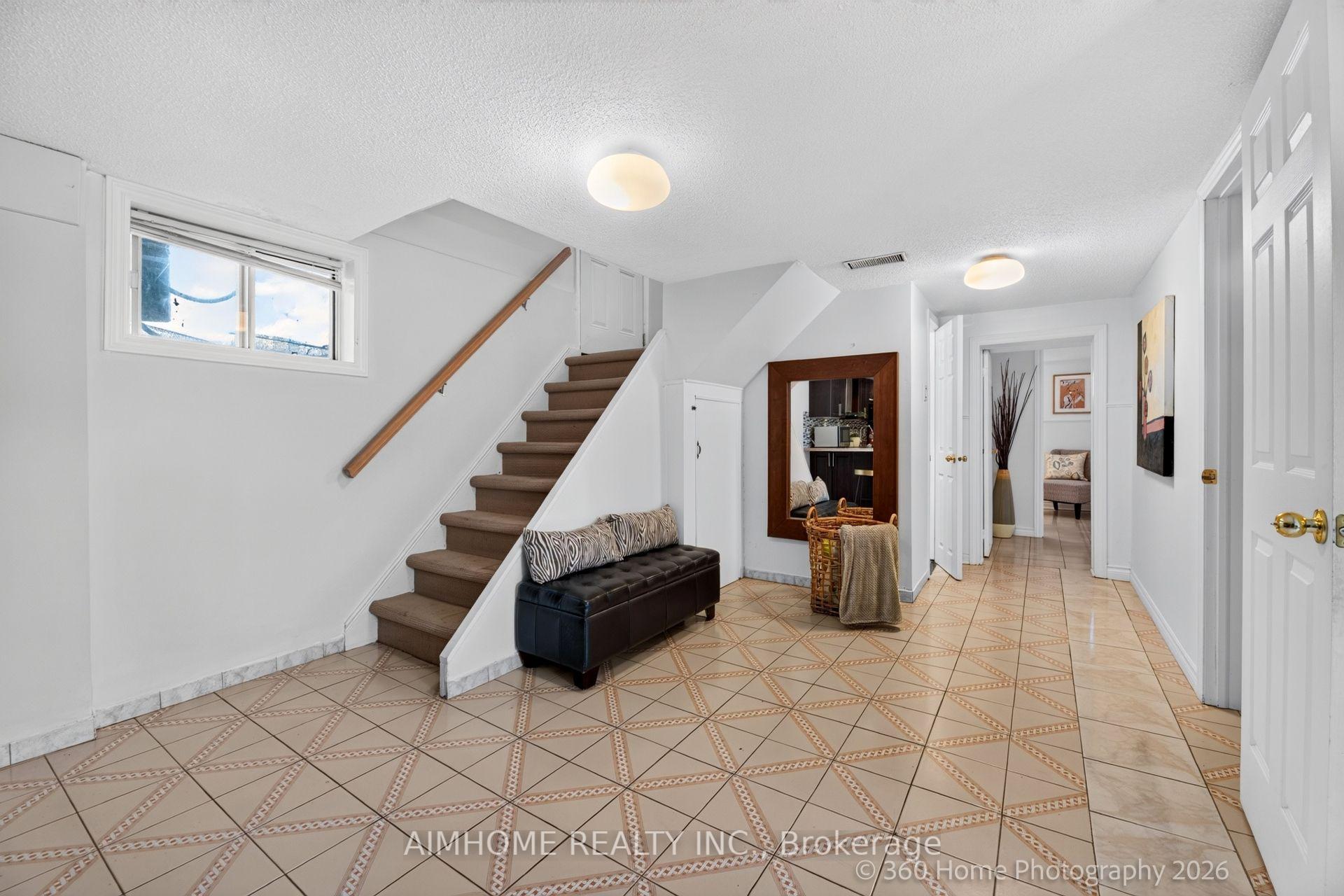 Photo 14 of 47 Silverhill Drive, Etobicoke, Islington-City Centre West — HOMEH