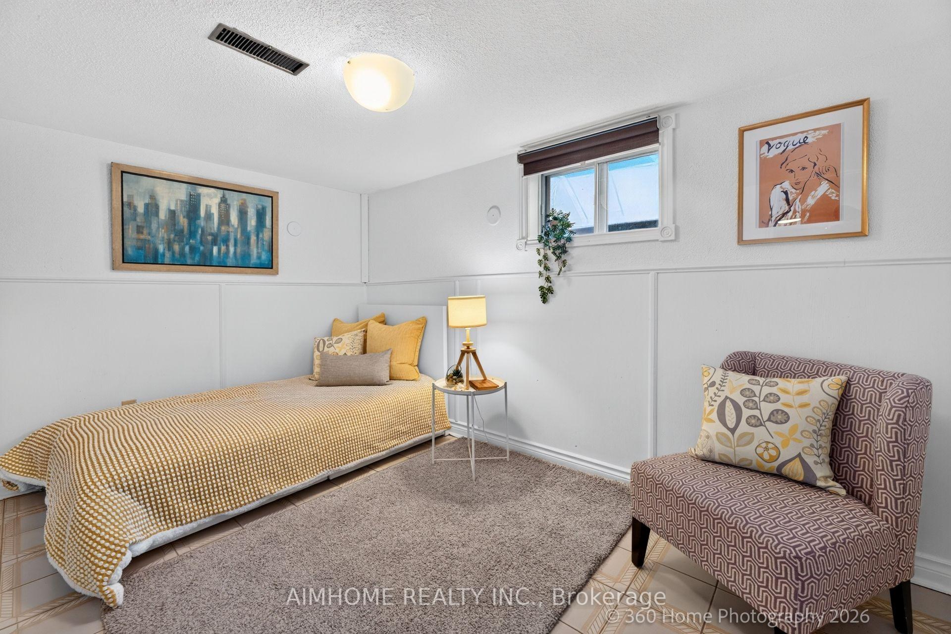 Photo 20 of 47 Silverhill Drive, Etobicoke, Islington-City Centre West — HOMEH