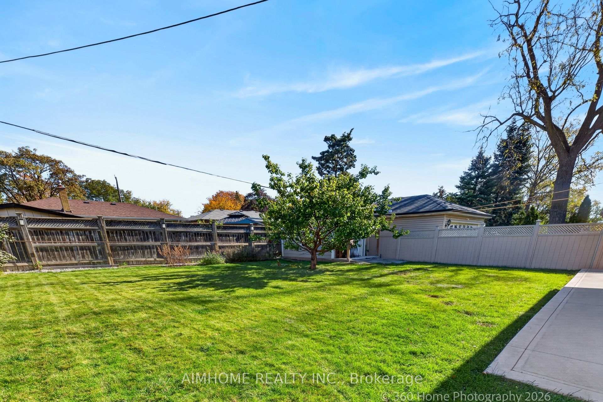 Photo 23 of 47 Silverhill Drive, Etobicoke, Islington-City Centre West — HOMEH