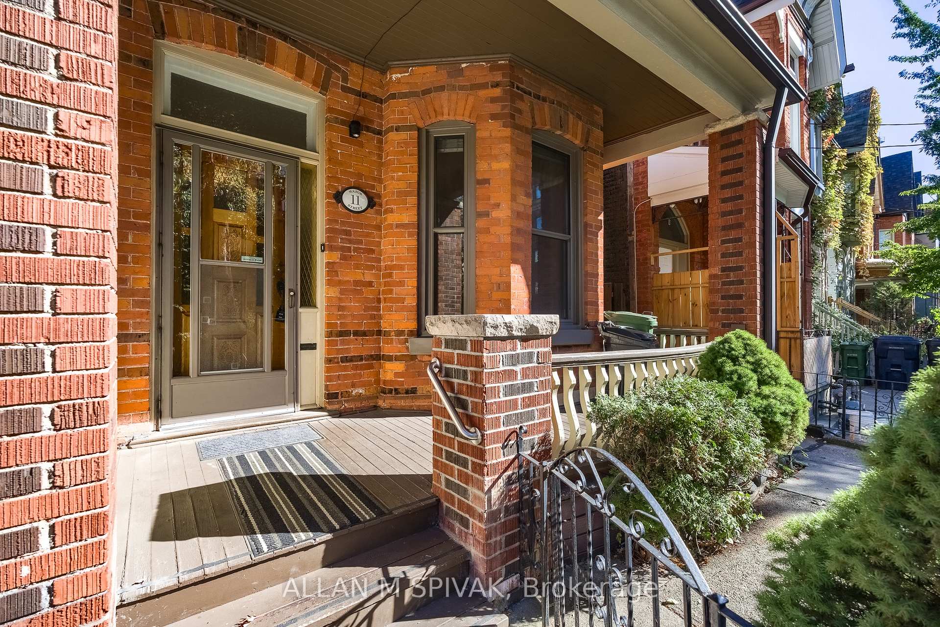 Photo 2 of 11 Major Street, Toronto, University — HOMEH