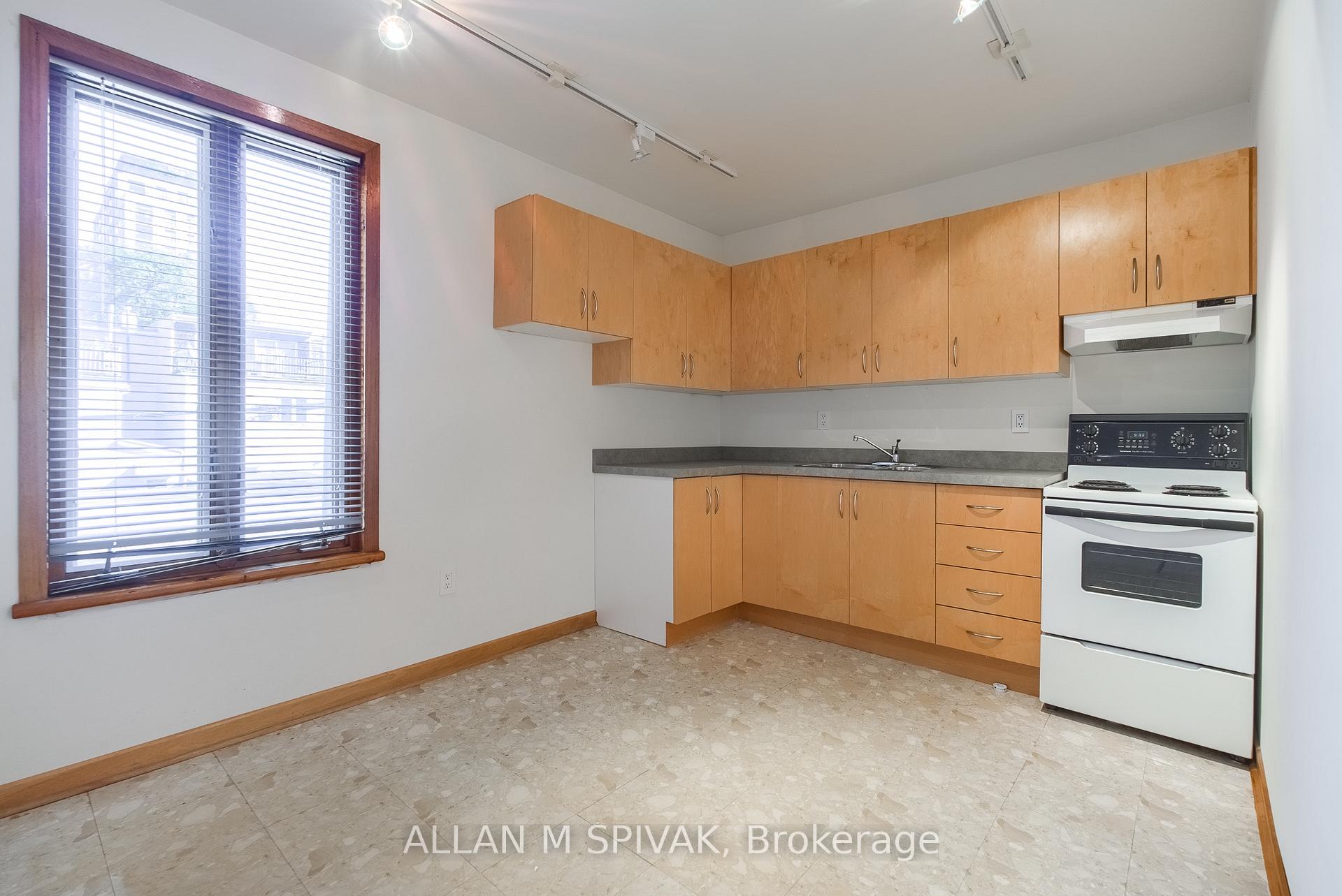 Photo 19 of 11 Major Street, Toronto, University — HOMEH