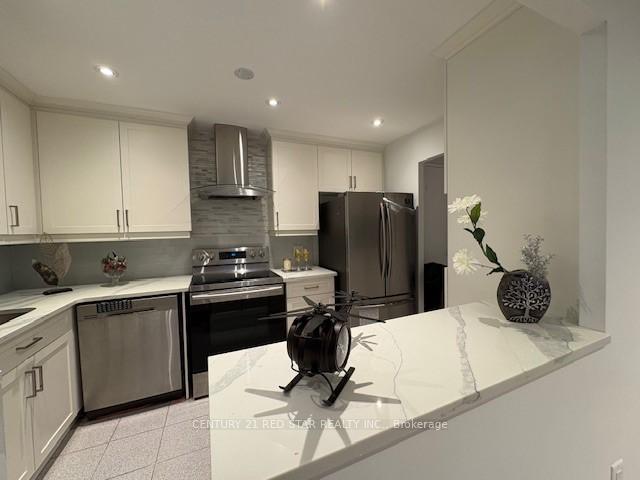 Photo 7 of Unit 107, 3695 Kaneff Crescent, Mississauga, Mississauga Valleys — HOMEH