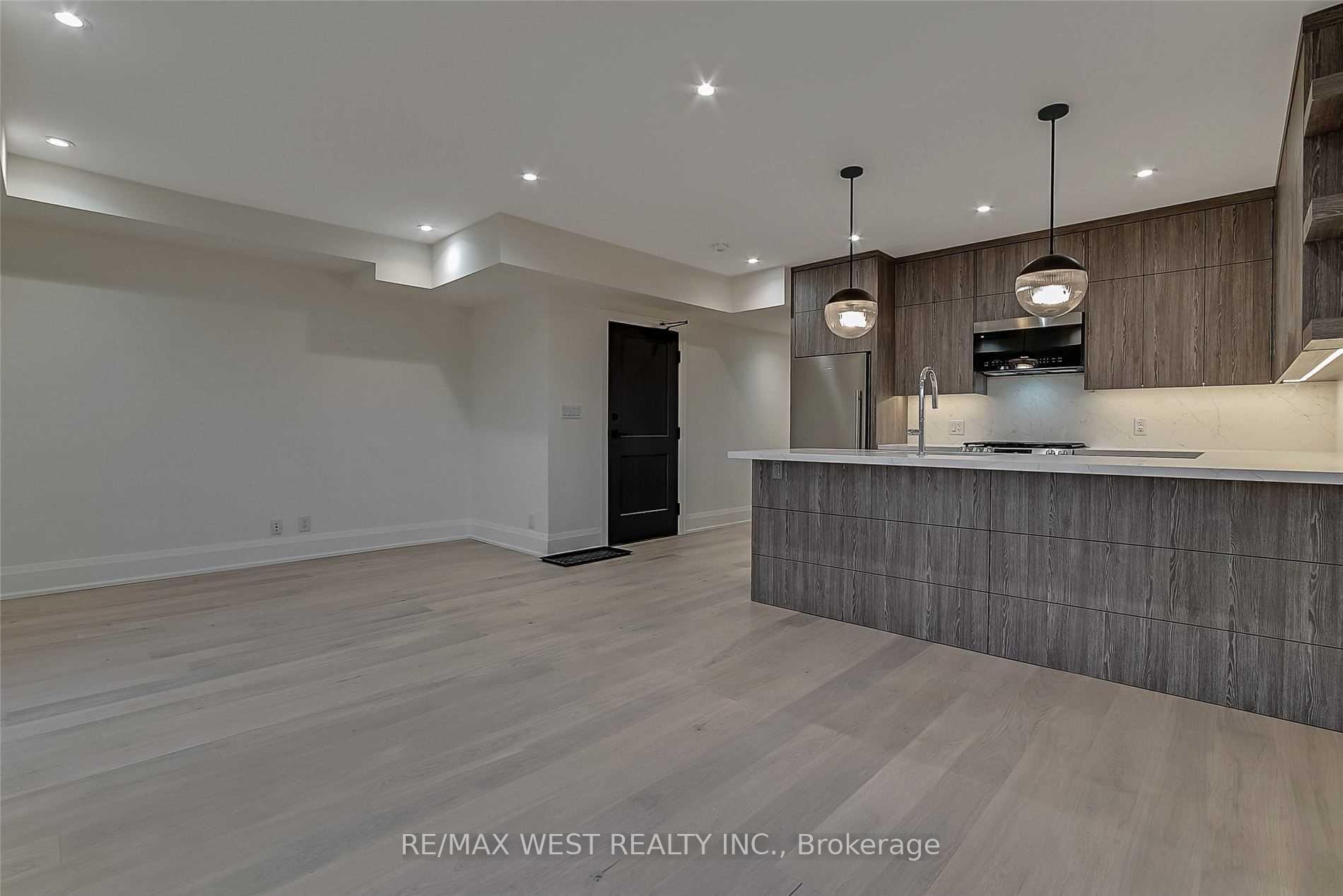 Photo 3 of Unit 3rd, 201 Cedric Avenue, Toronto, Oakwood Village — HOMEH