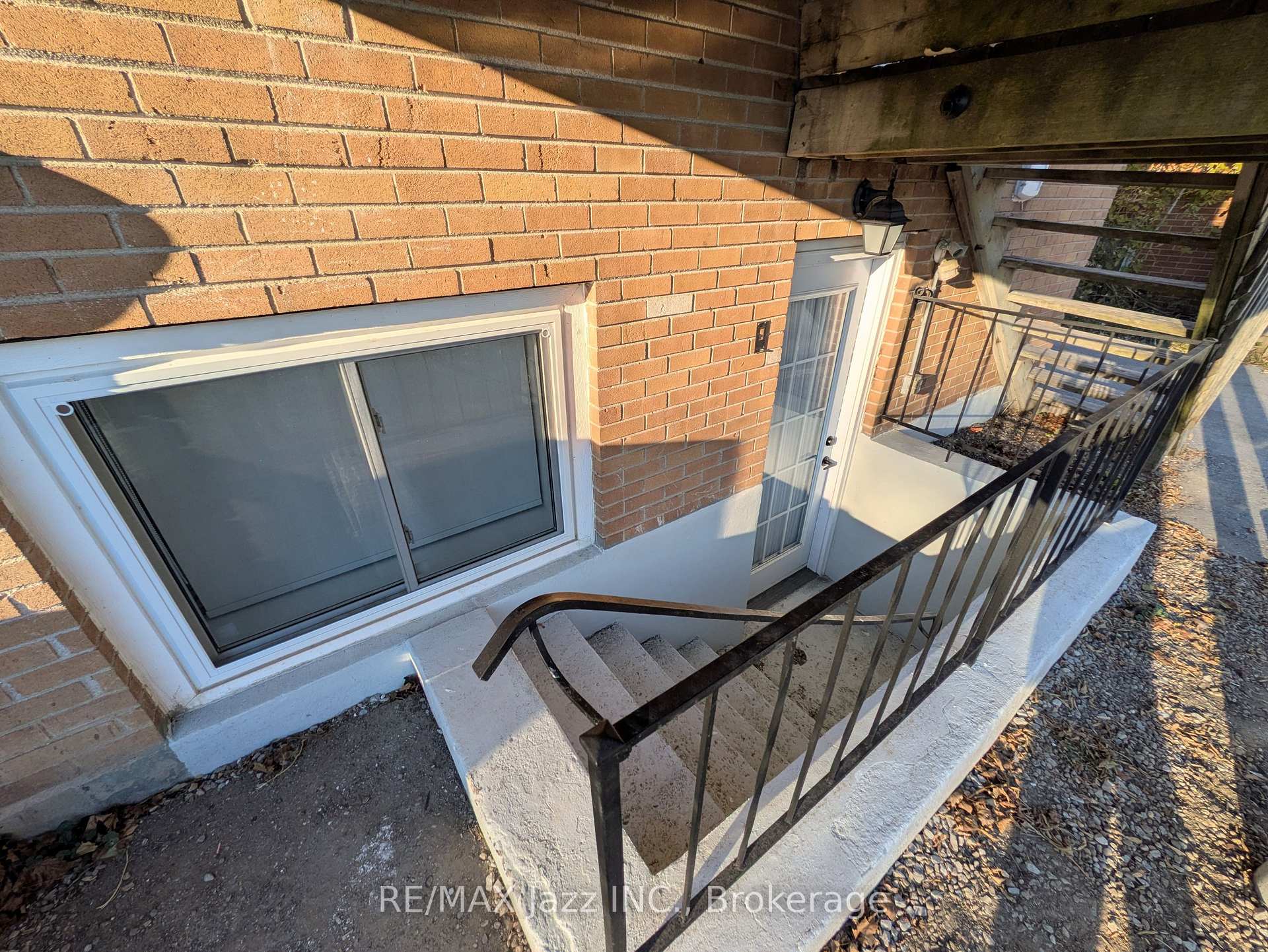 Photo 31 of Unit 2, 311 Dwight Avenue, Oshawa, Lakeview — HOMEH