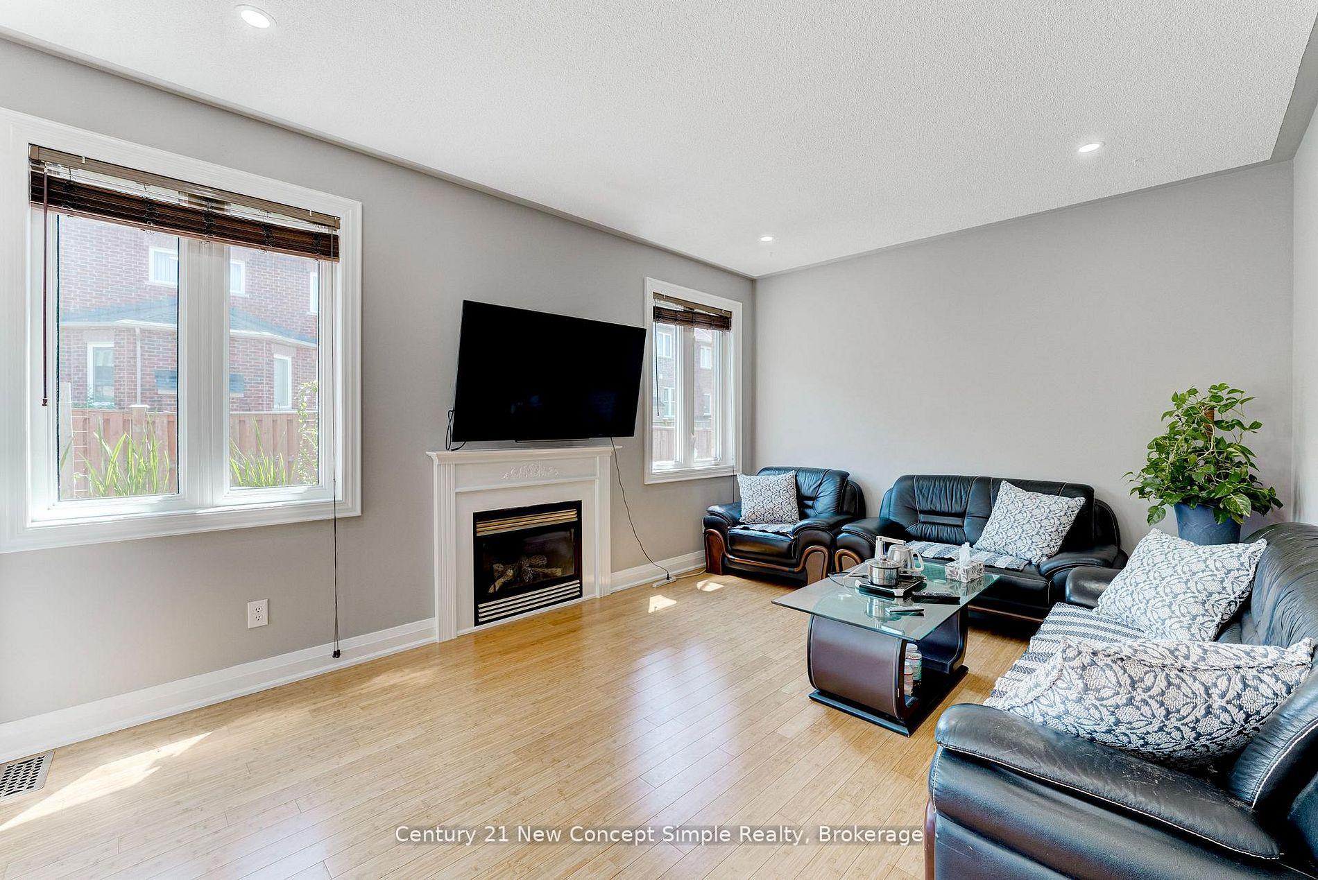 Photo 12 of 31 Donhaven Road, Markham, Greensborough — HOMEH
