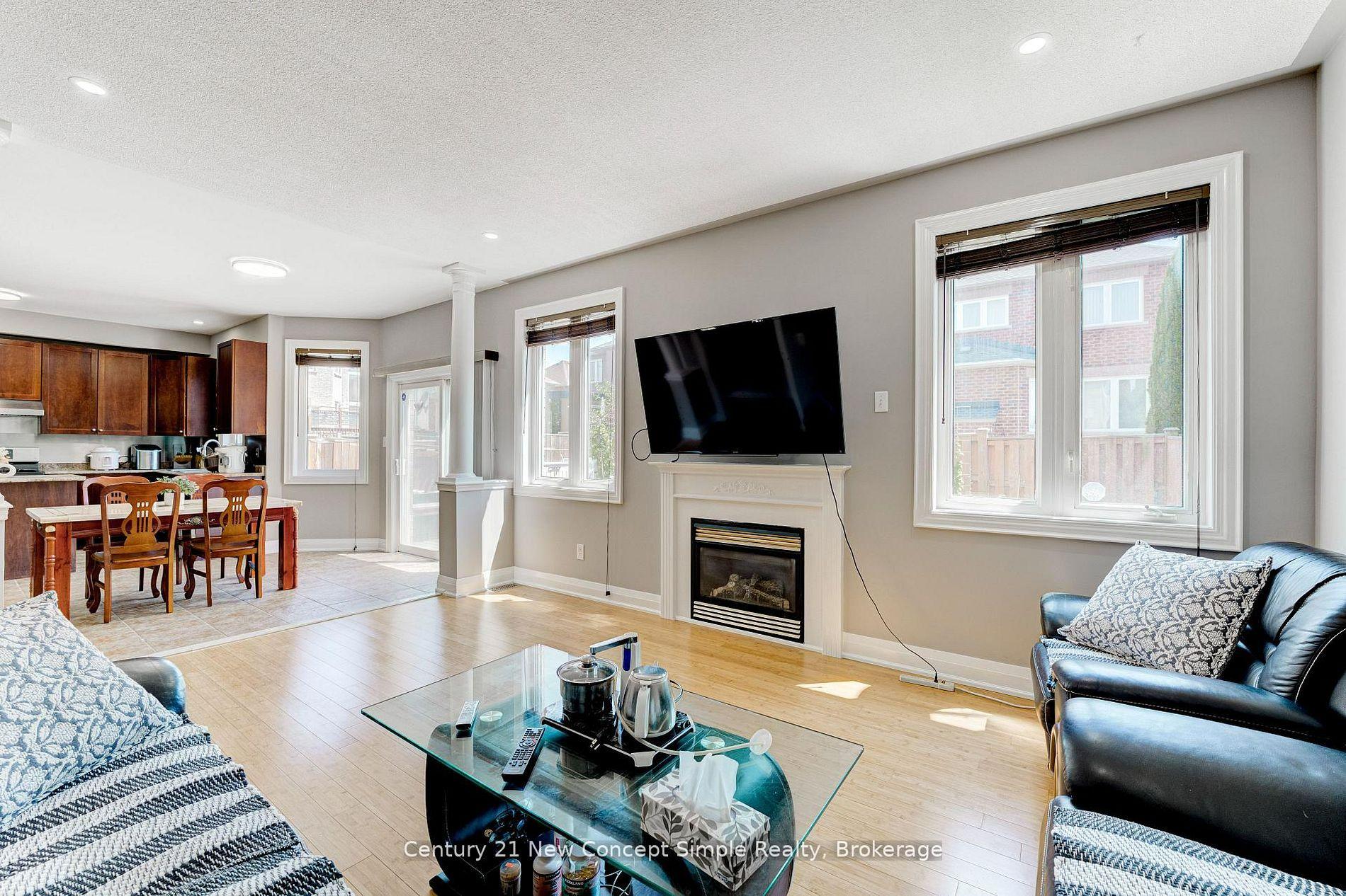 Photo 14 of 31 Donhaven Road, Markham, Greensborough — HOMEH