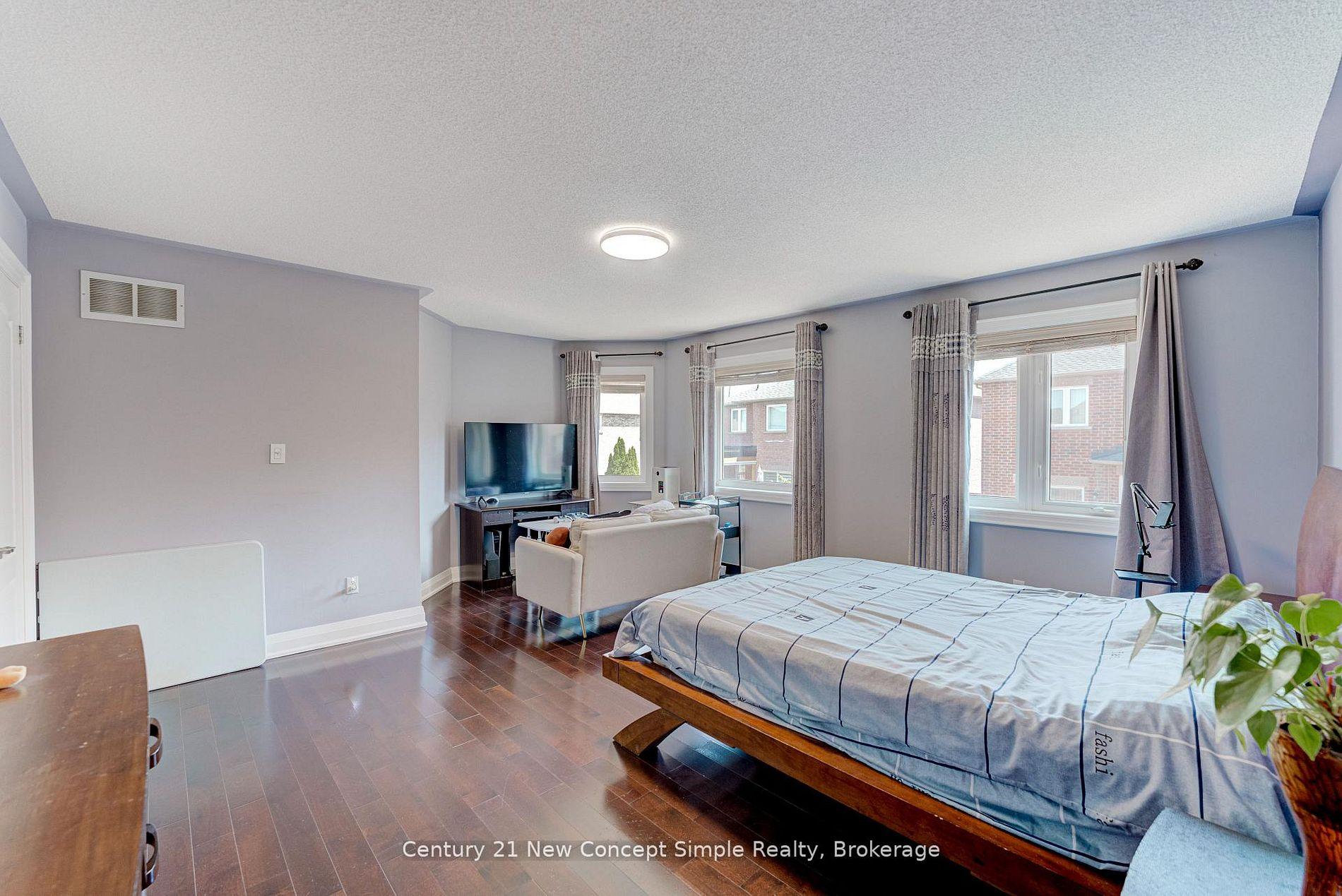 Photo 15 of 31 Donhaven Road, Markham, Greensborough — HOMEH