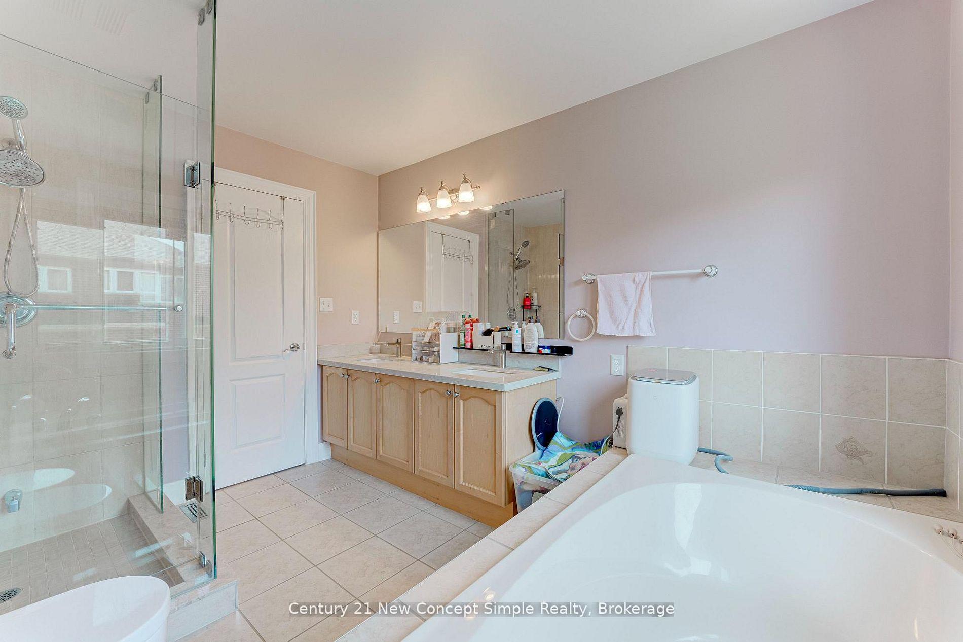 Photo 19 of 31 Donhaven Road, Markham, Greensborough — HOMEH