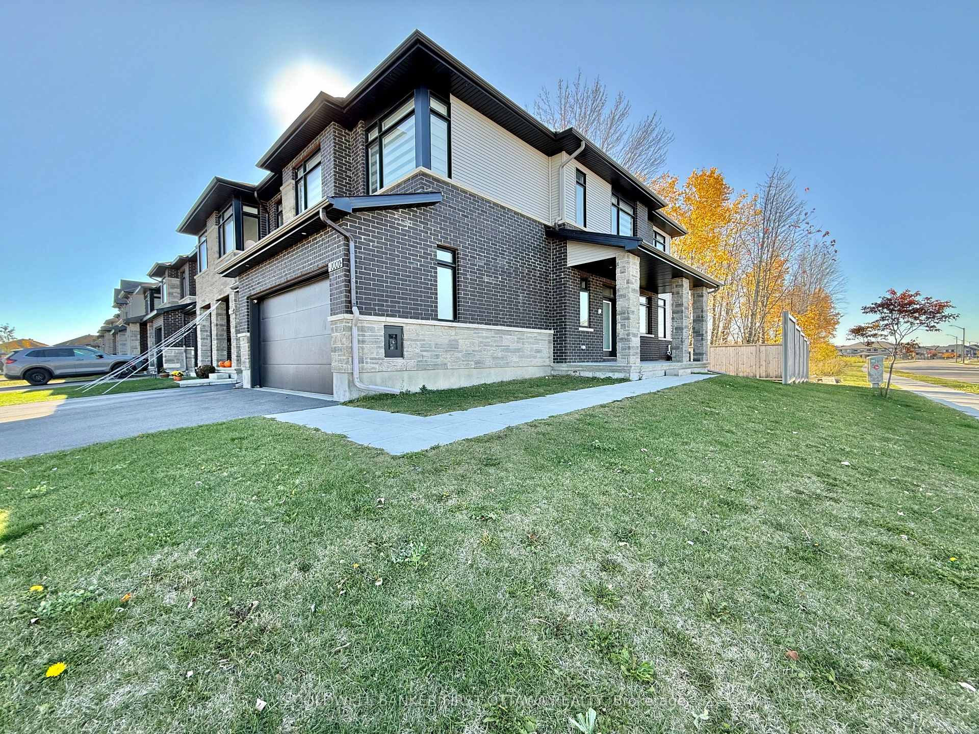 Photo 2 of 1000 Eider Street, Ottawa, Riverside South/Gloucester Glen — HOMEH