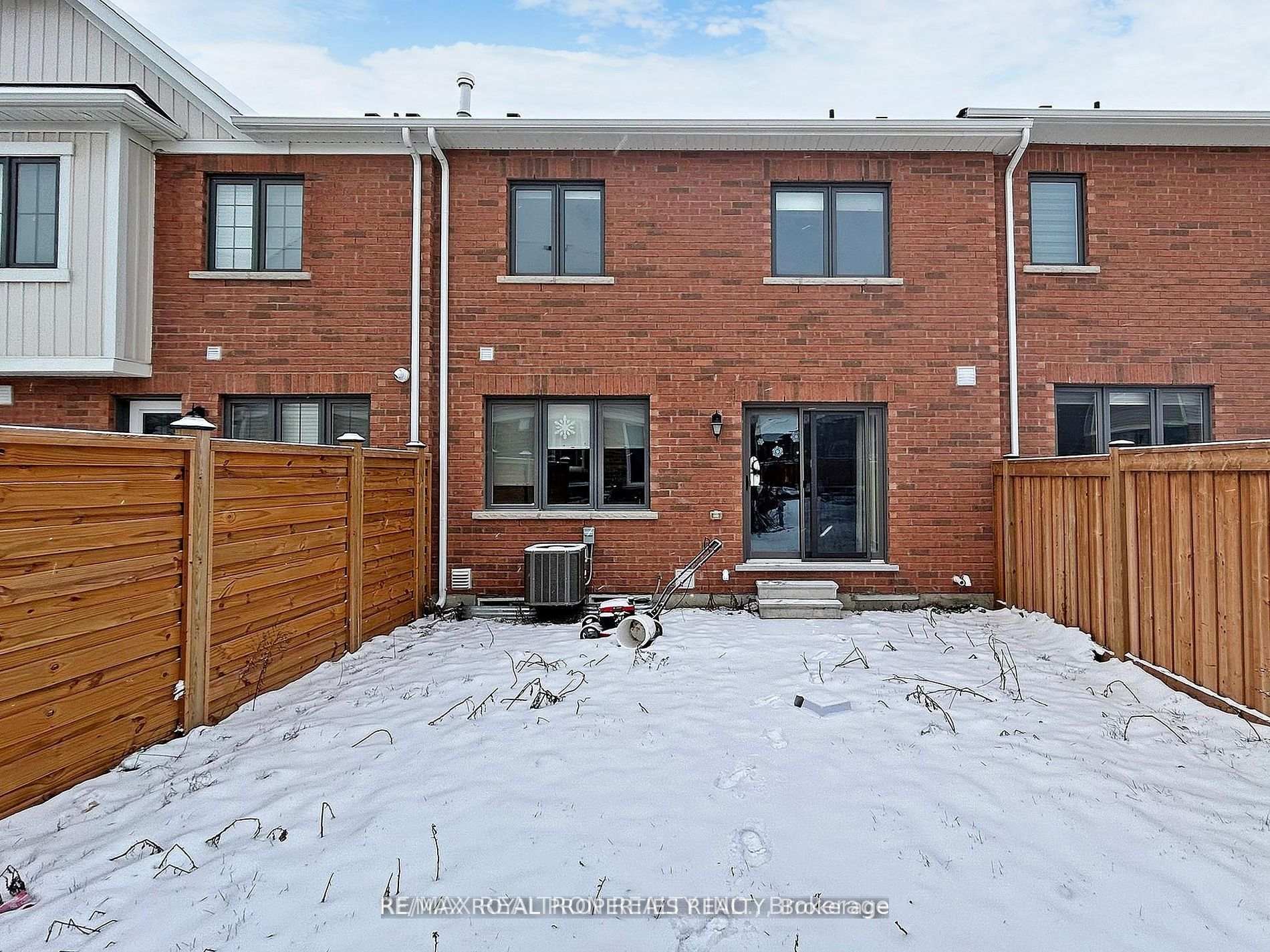Photo 30 of 103 Westfield Drive, Whitby, Rural Whitby — HOMEH