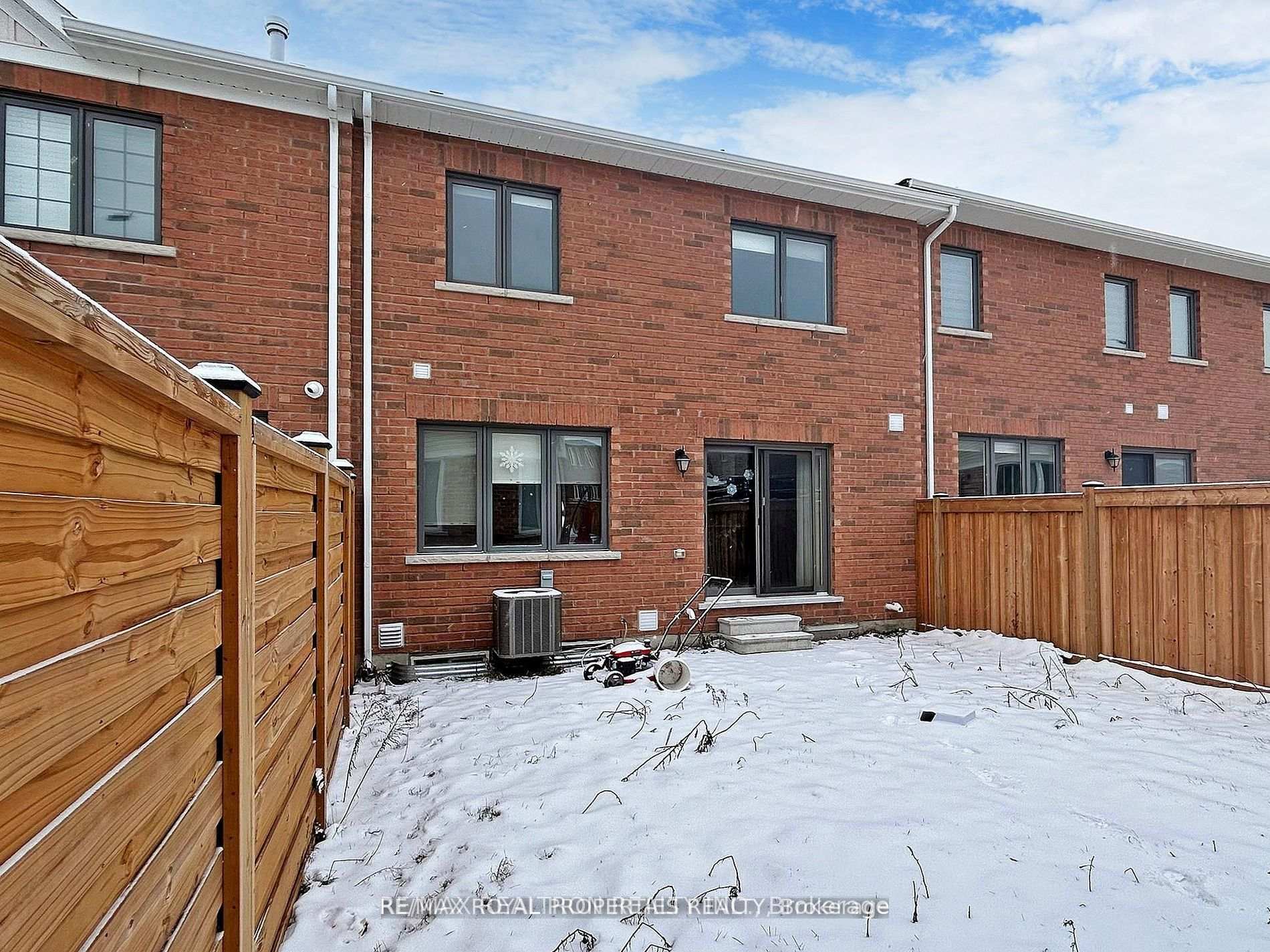 Photo 31 of 103 Westfield Drive, Whitby, Rural Whitby — HOMEH