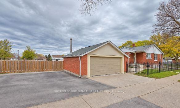 Photo 3 of 6358 Burdette Drive, Niagara Falls, Morrison — HOMEH