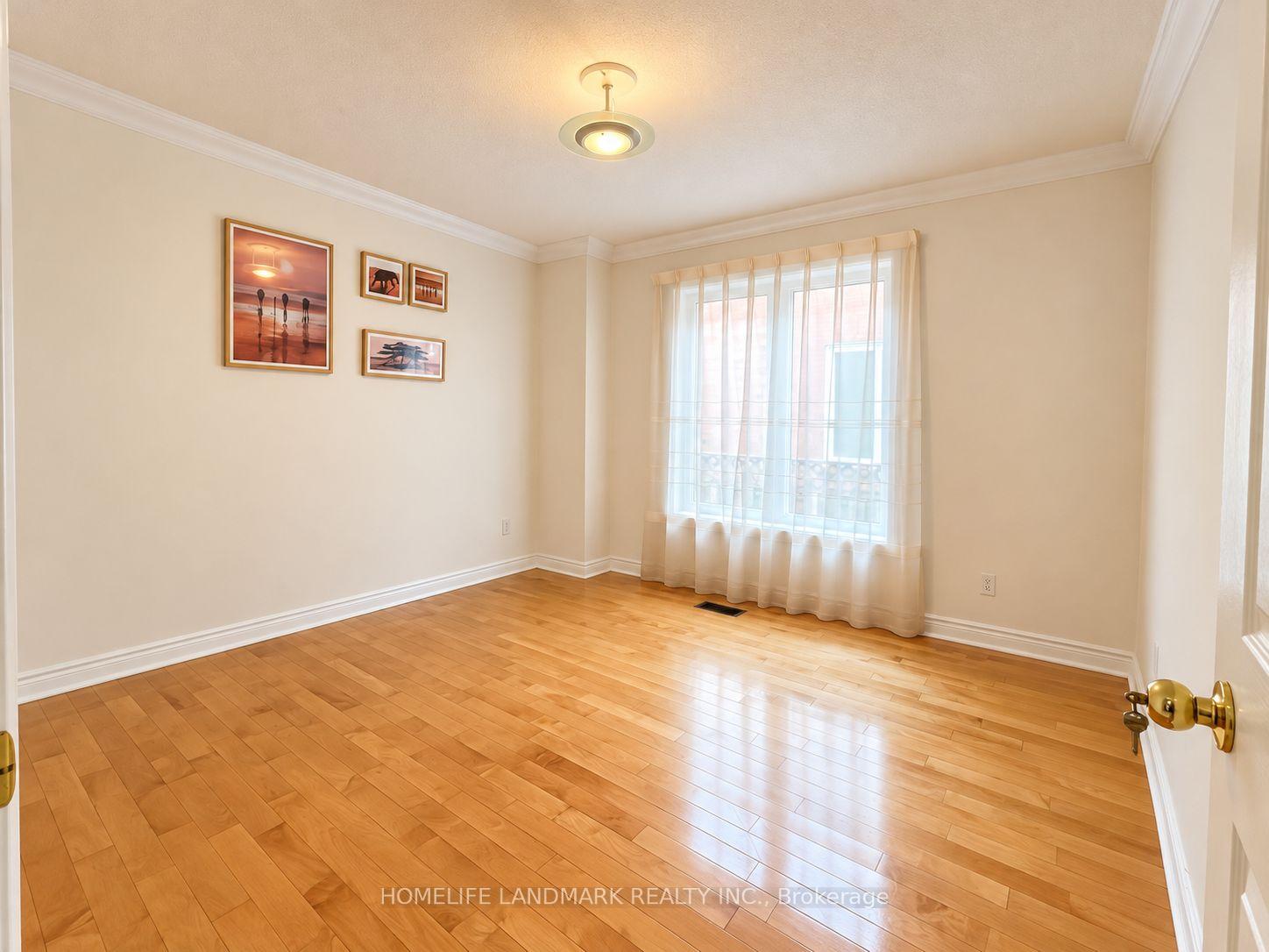 Photo 6 of 106 Fitzgerald Avenue, Markham, Unionville — HOMEH