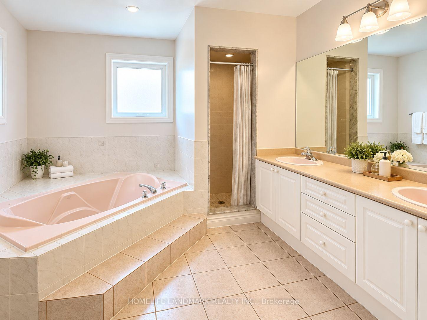 Photo 10 of 106 Fitzgerald Avenue, Markham, Unionville — HOMEH
