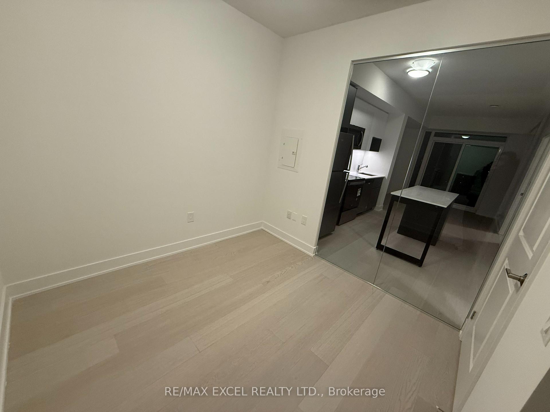 Photo 5 of Unit 1001, 204 Burnhamthorpe Road E, Mississauga, Mississauga Valleys — HOMEH