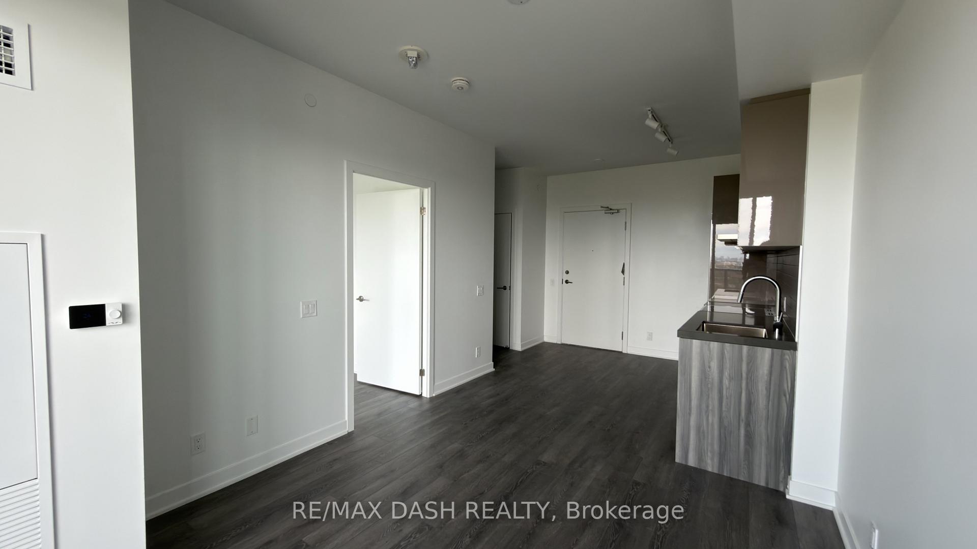 Photo 11 of Unit 3215, 6 Flavelle Trail, Vaughan, Steeles West Industrial — HOMEH