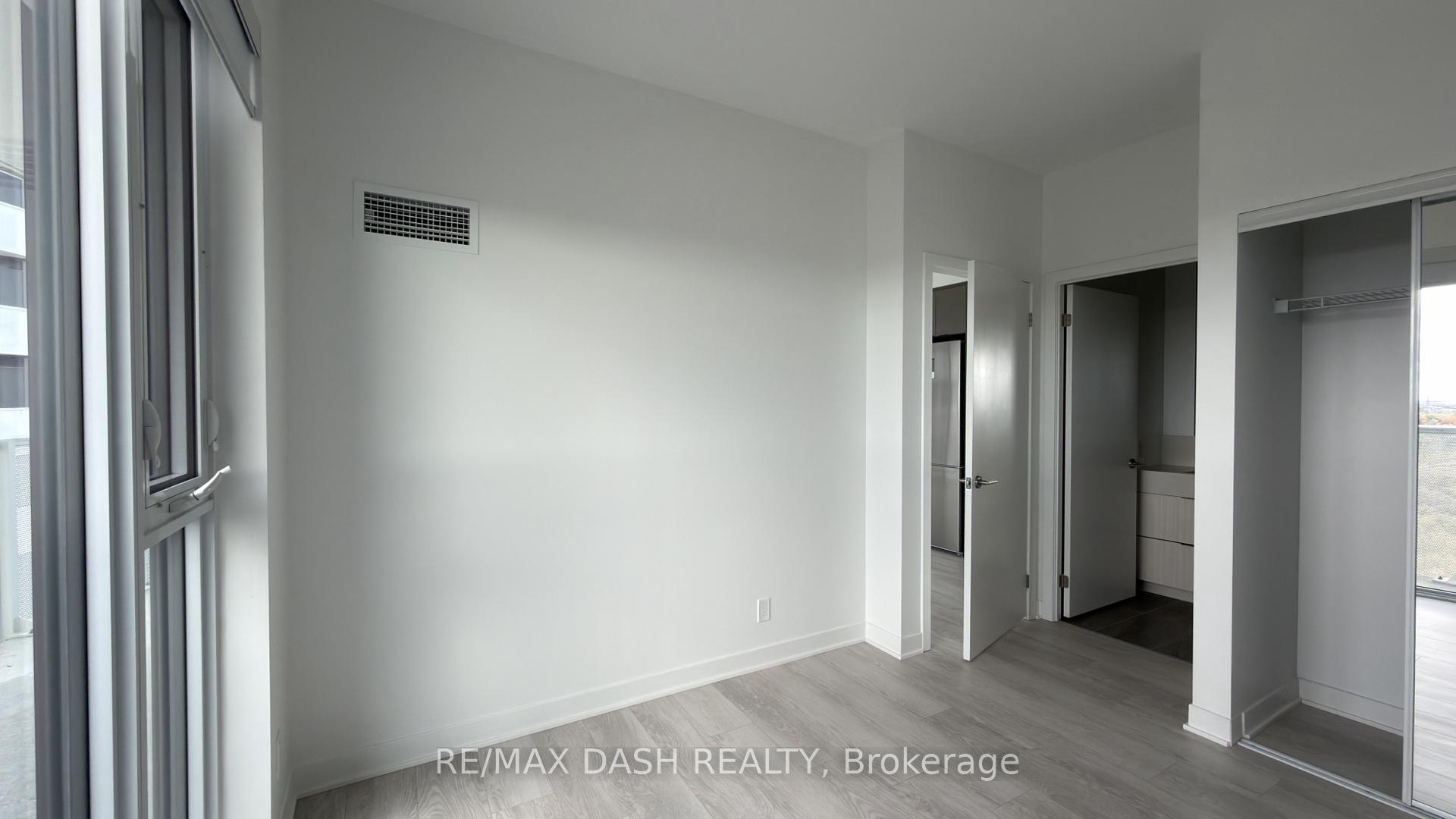 Photo 9 of Unit 1618, 6 Flavelle Trail, Vaughan, Steeles West Industrial — HOMEH