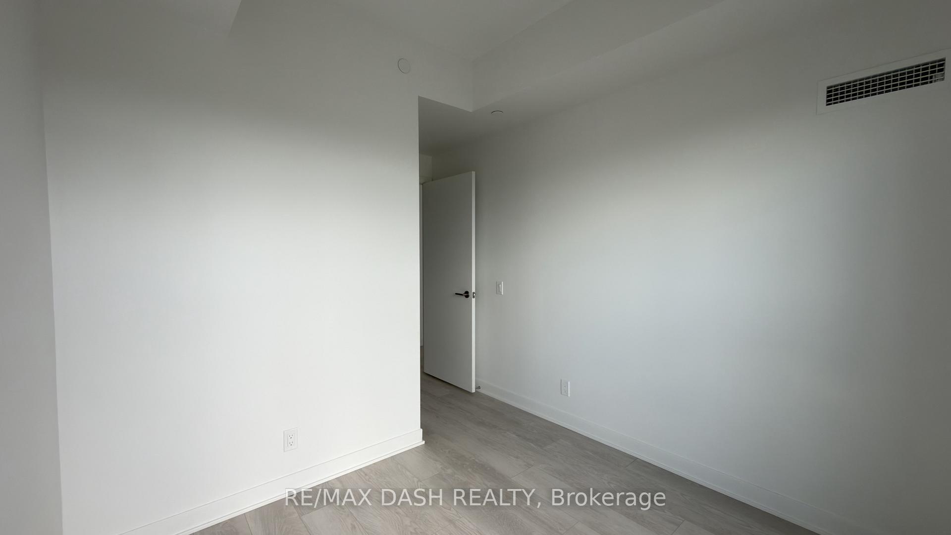 Photo 13 of Unit 1618, 6 Flavelle Trail, Vaughan, Steeles West Industrial — HOMEH