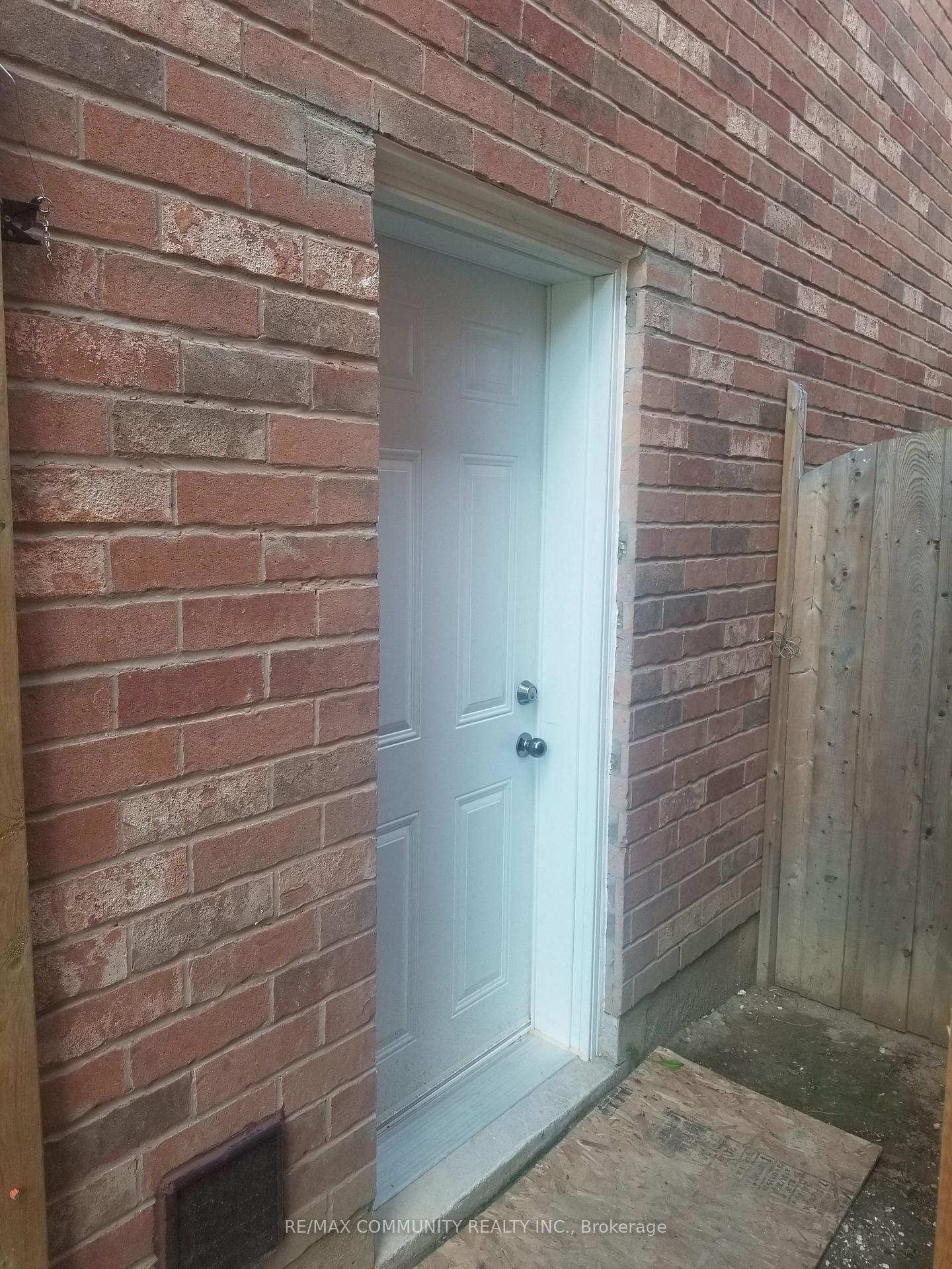 Photo 3 of Unit Basement, 163 Delbert Circle, Whitchurch-Stouffville, Stouffville — HOMEH