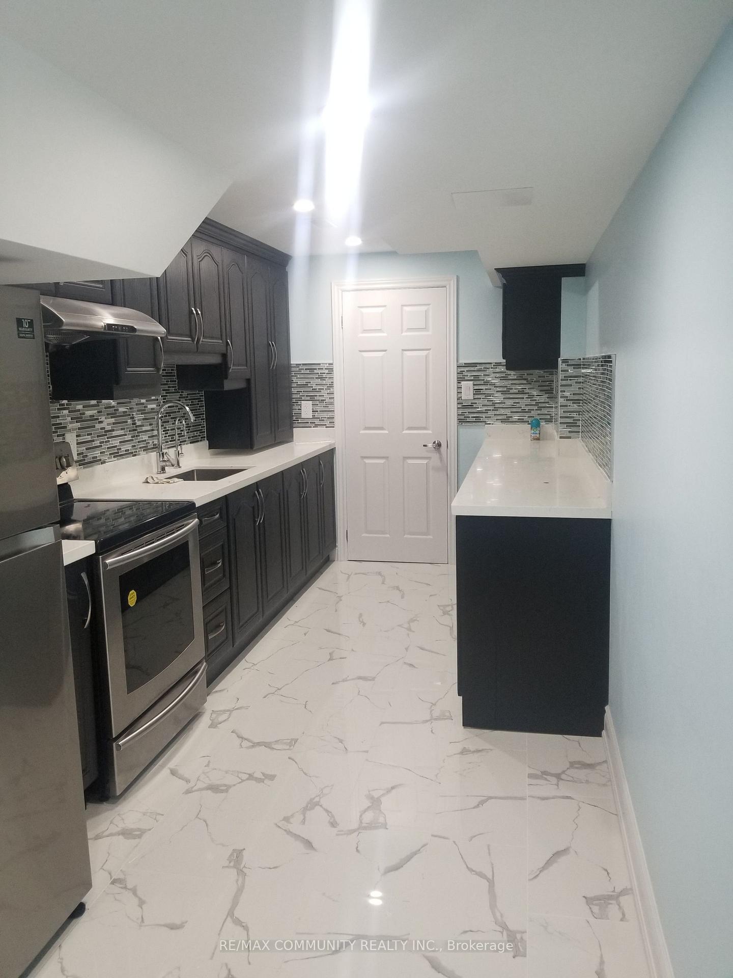 Photo 6 of Unit Basement, 163 Delbert Circle, Whitchurch-Stouffville, Stouffville — HOMEH