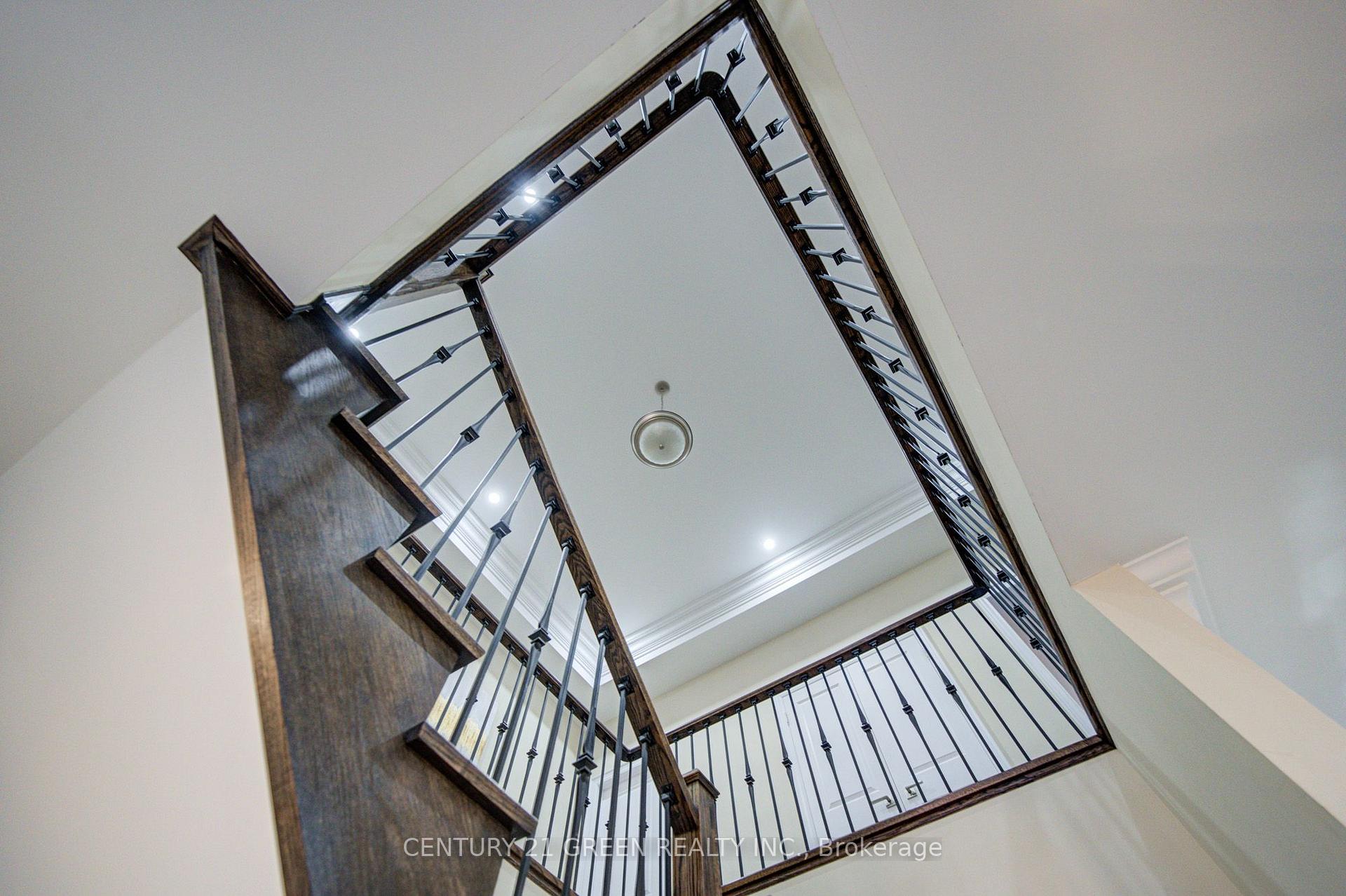 Photo 16 of 6 Hackwood Heights, Brampton, Northwest Brampton — HOMEH