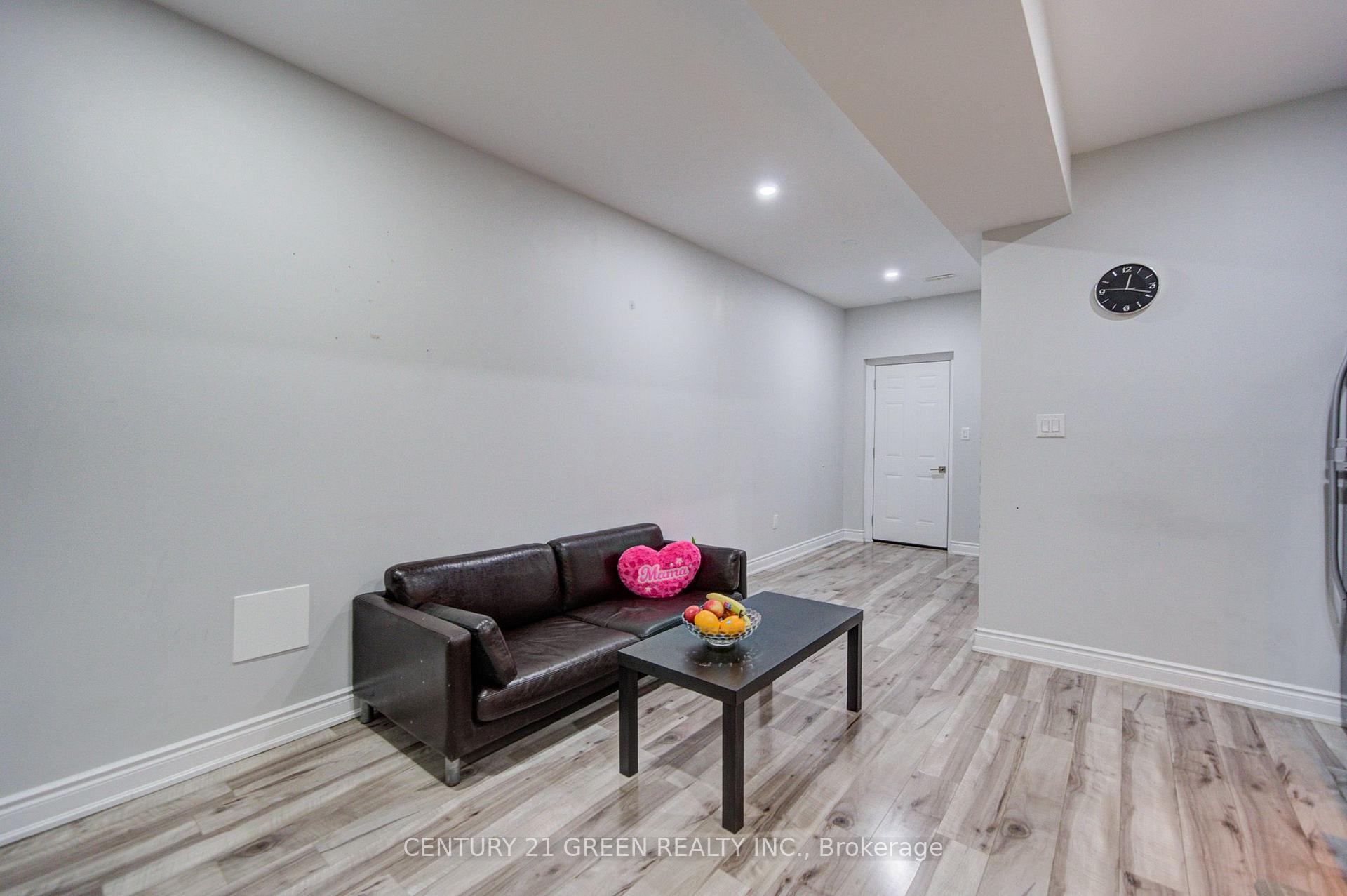 Photo 43 of 6 Hackwood Heights, Brampton, Northwest Brampton — HOMEH