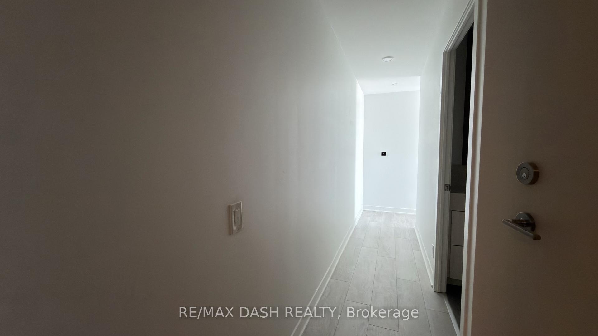 Photo 7 of Unit 2812, 6 Flavelle Trail, Vaughan, Steeles West Industrial — HOMEH