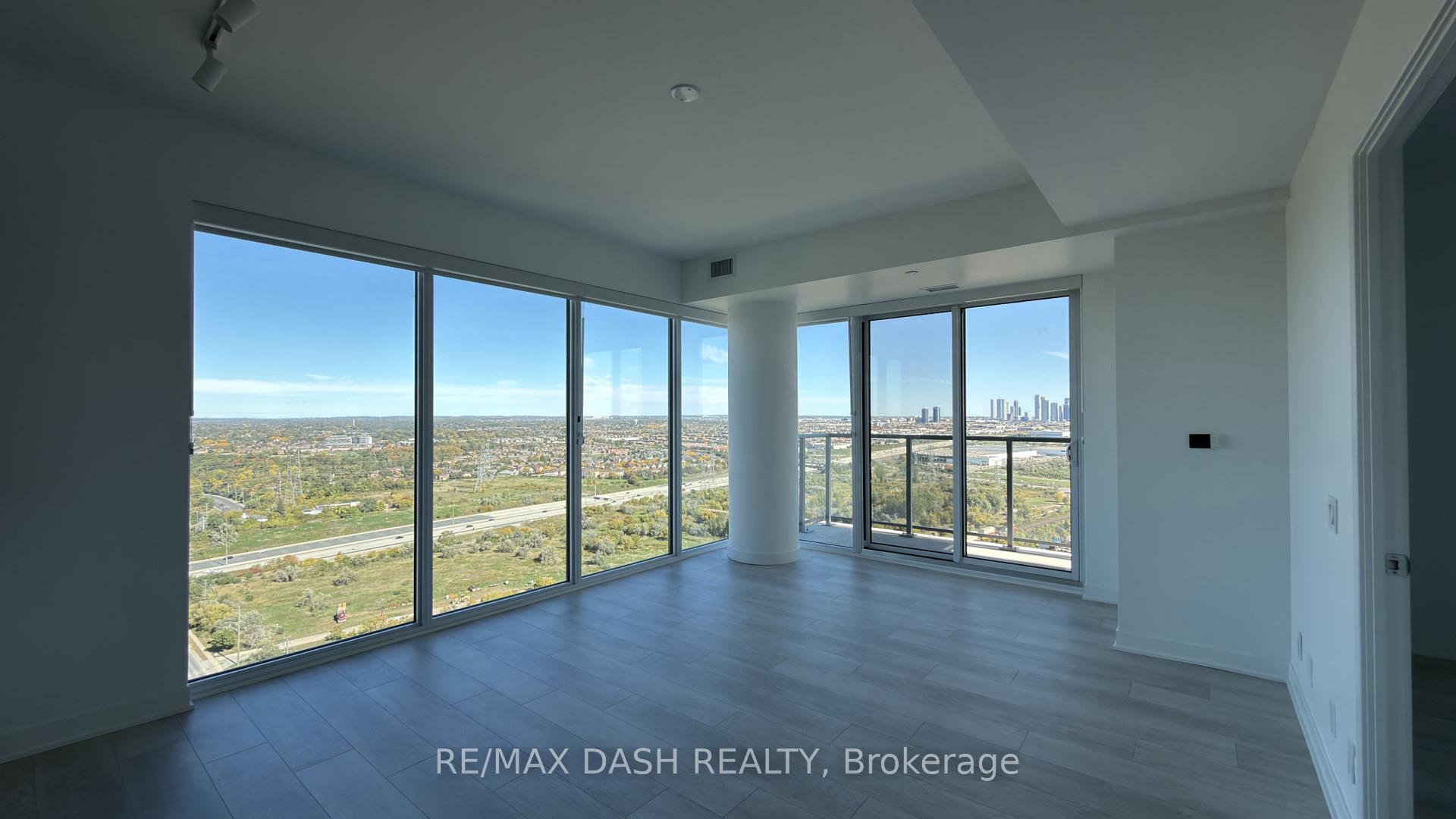 Photo 13 of Unit 2812, 6 Flavelle Trail, Vaughan, Steeles West Industrial — HOMEH