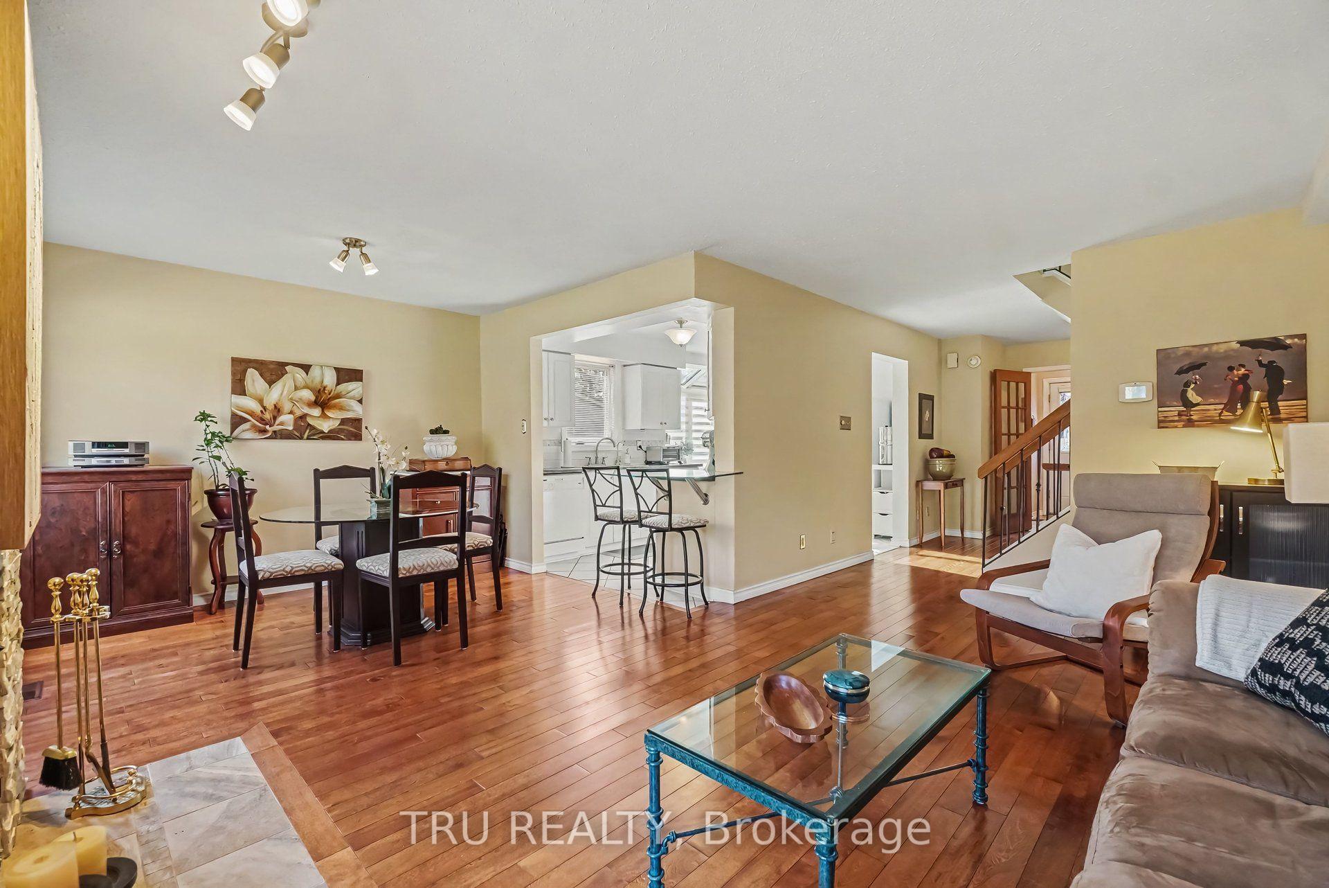 Photo 5 of Unit 10, 710 Coronation Avenue, Ottawa, Riverview Park — HOMEH