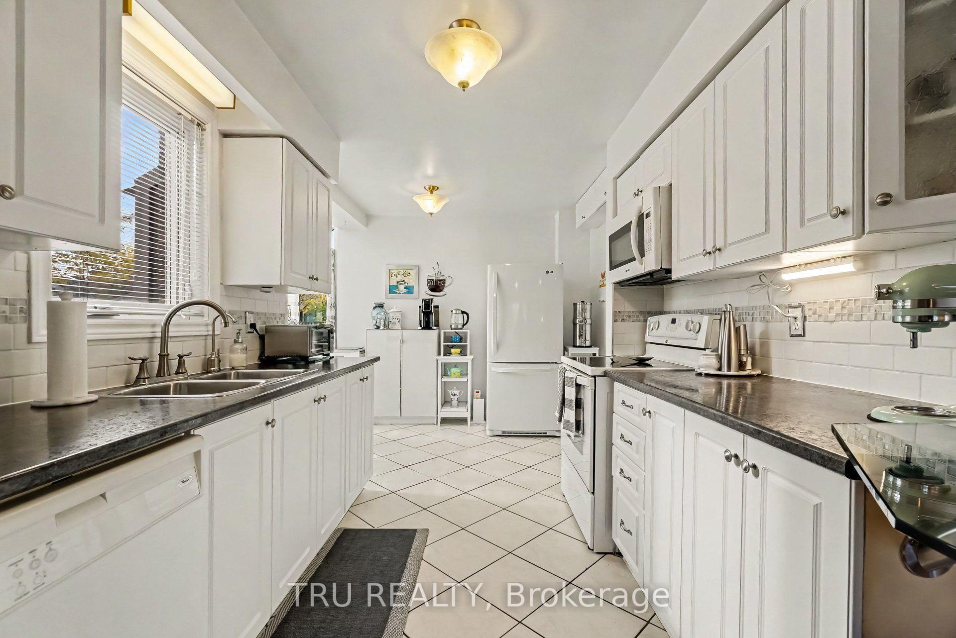Photo 10 of Unit 10, 710 Coronation Avenue, Ottawa, Riverview Park — HOMEH