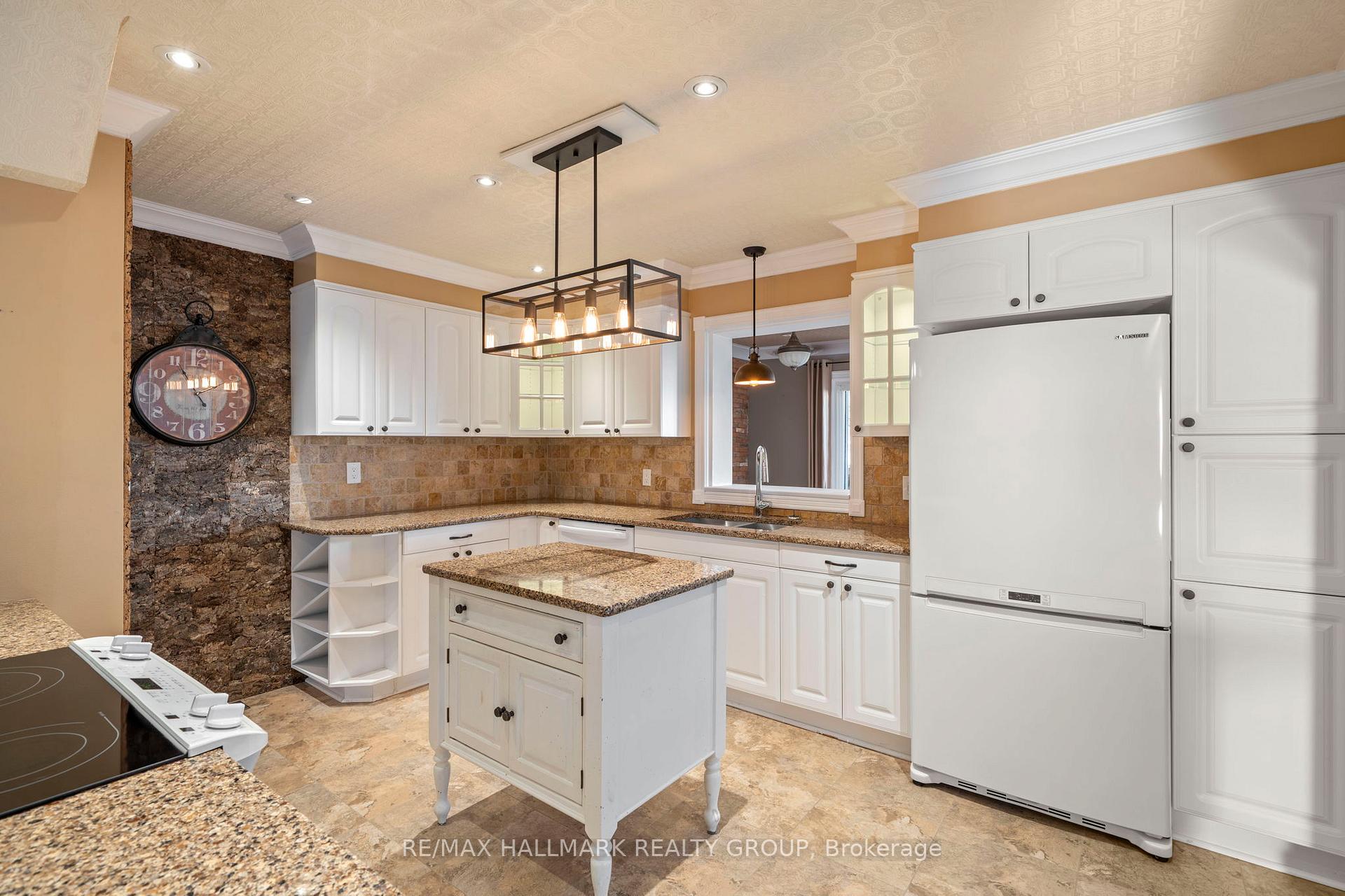 Photo 16 of 51 North Augusta Road, Brockville, Brockville — HOMEH