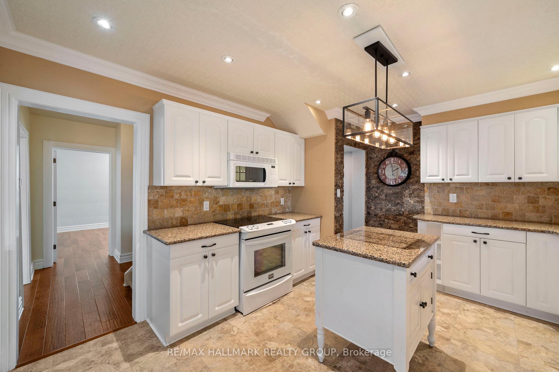 Photo 20 of 51 North Augusta Road, Brockville, Brockville — HOMEH