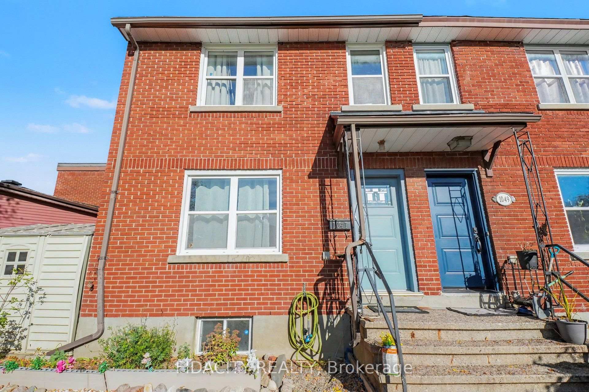 Photo of 1047 Hollington Street