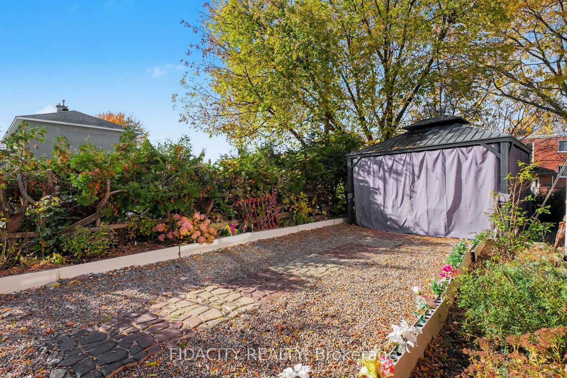 Photo 5 of 1047 Hollington Street, Ottawa, Carlington — HOMEH