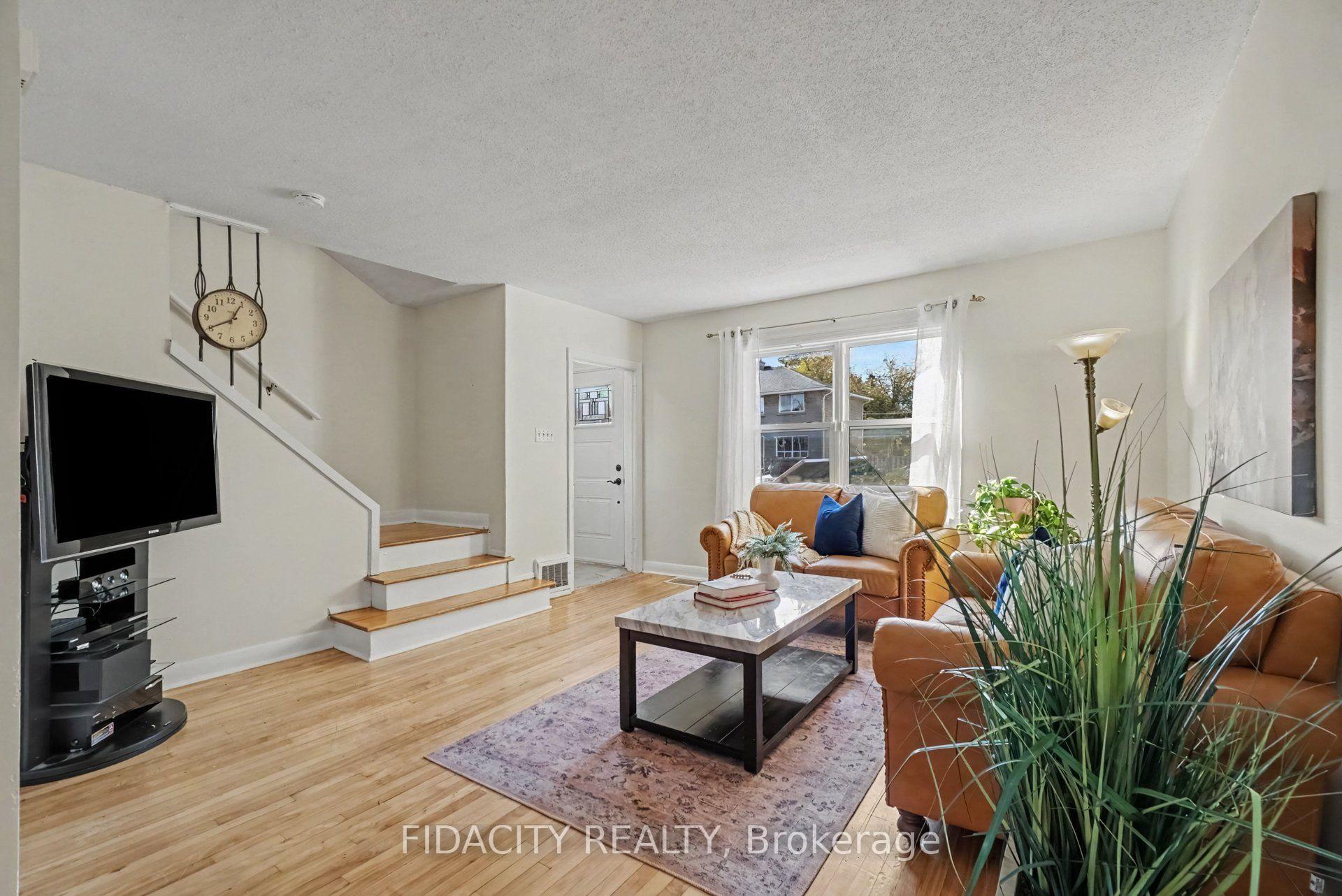 Photo 6 of 1047 Hollington Street, Ottawa, Carlington — HOMEH