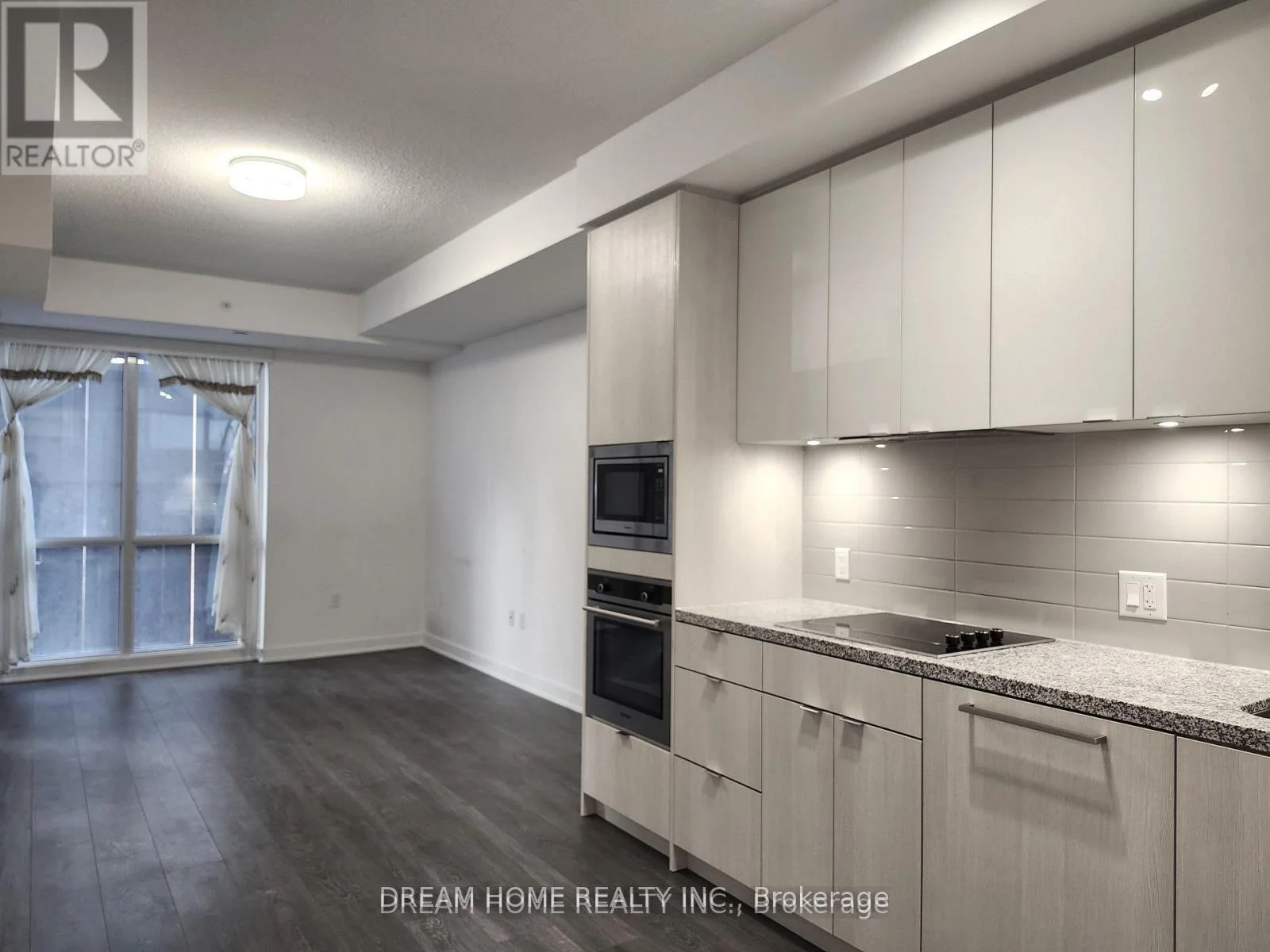 Photo 5 of Unit 918, 1 King Street W, Toronto, Bay Street Corridor — HOMEH