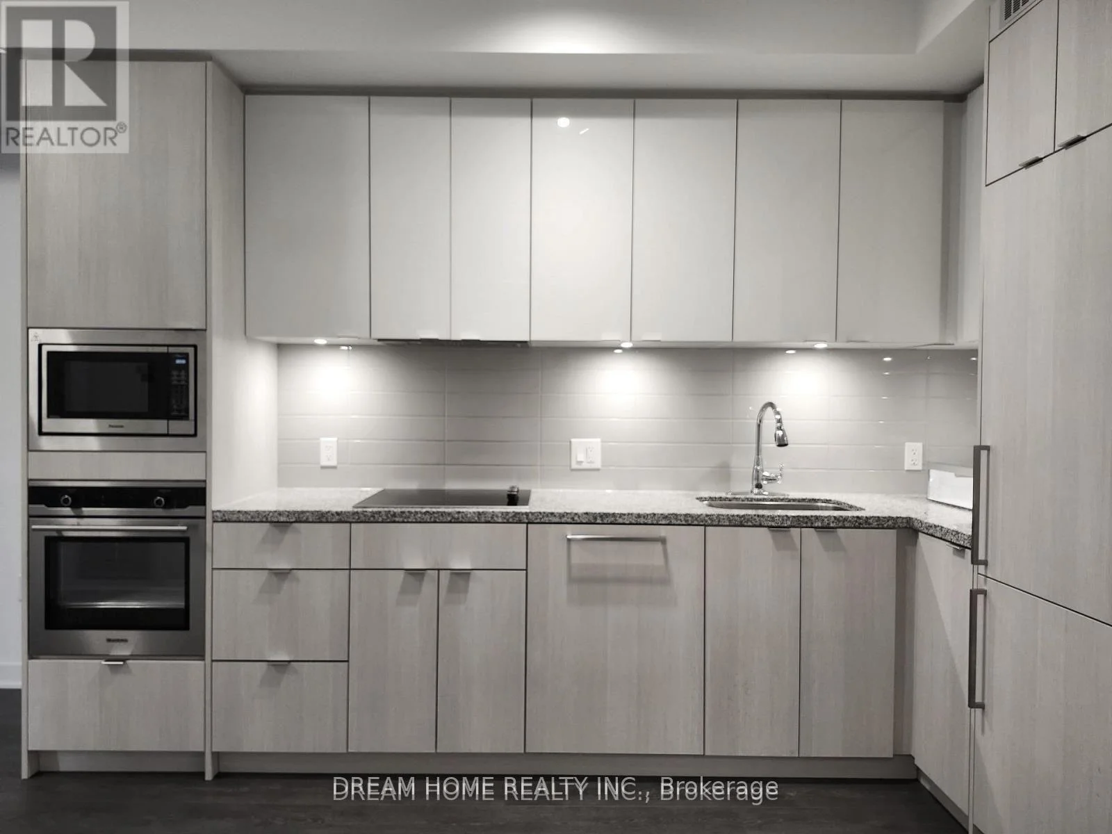 Photo 7 of Unit 918, 1 King Street W, Toronto, Bay Street Corridor — HOMEH