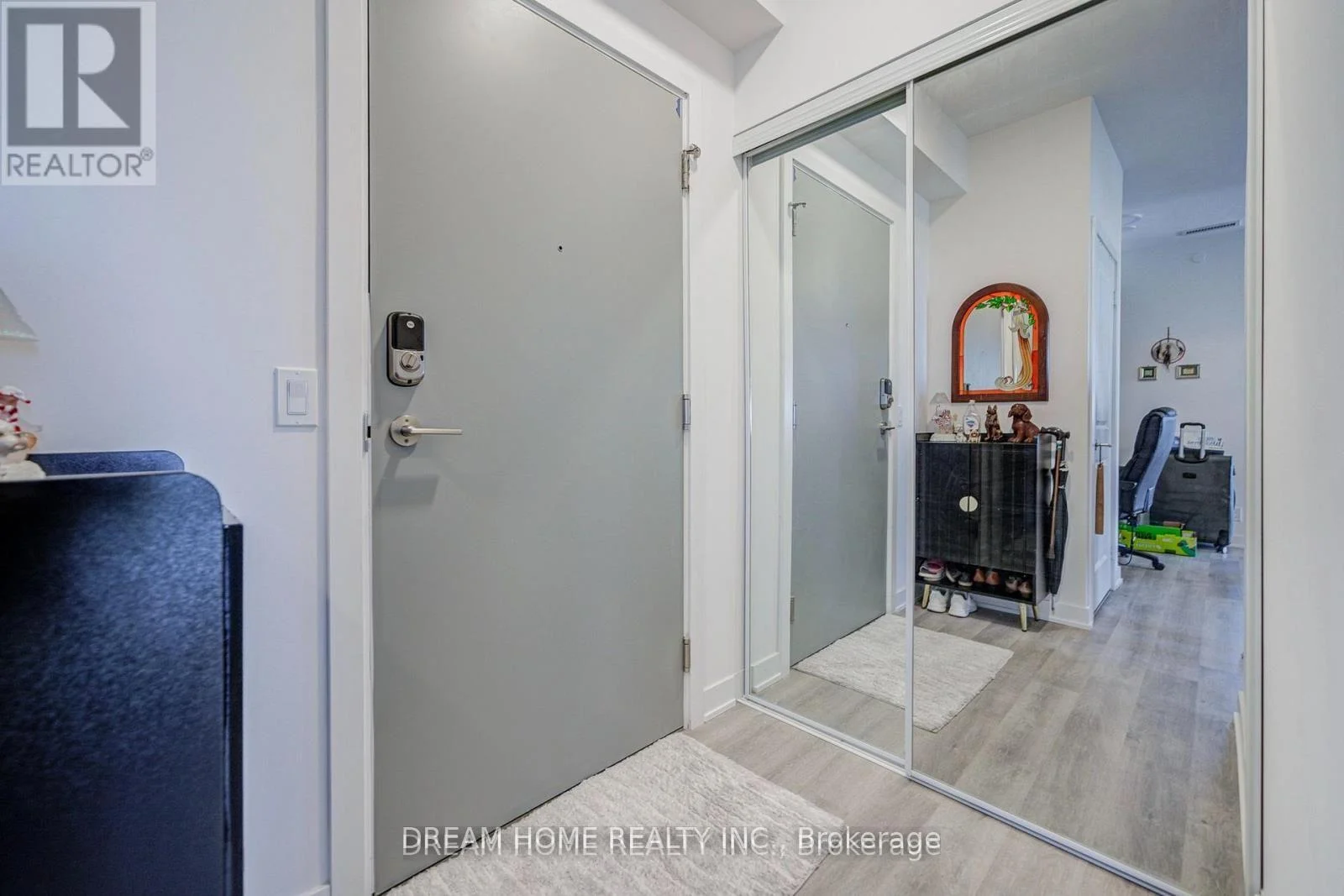 Photo 17 of Unit 918, 1 King Street W, Toronto, Bay Street Corridor — HOMEH