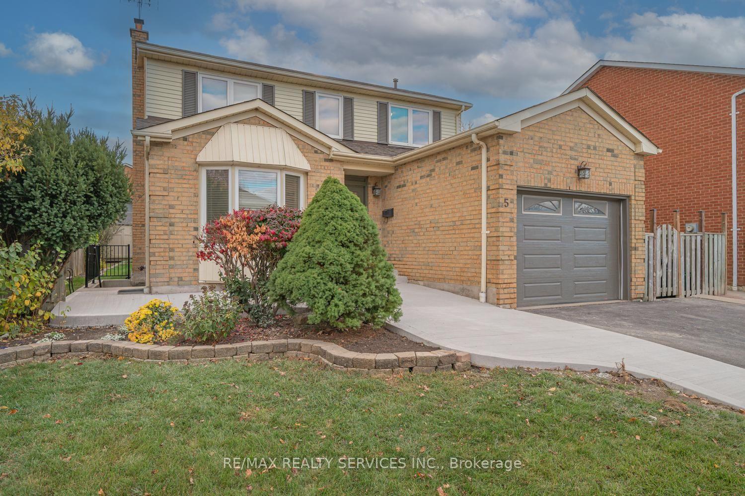 Photo 2 of 5 Nimrod Crescent W, Brampton, Westgate — HOMEH