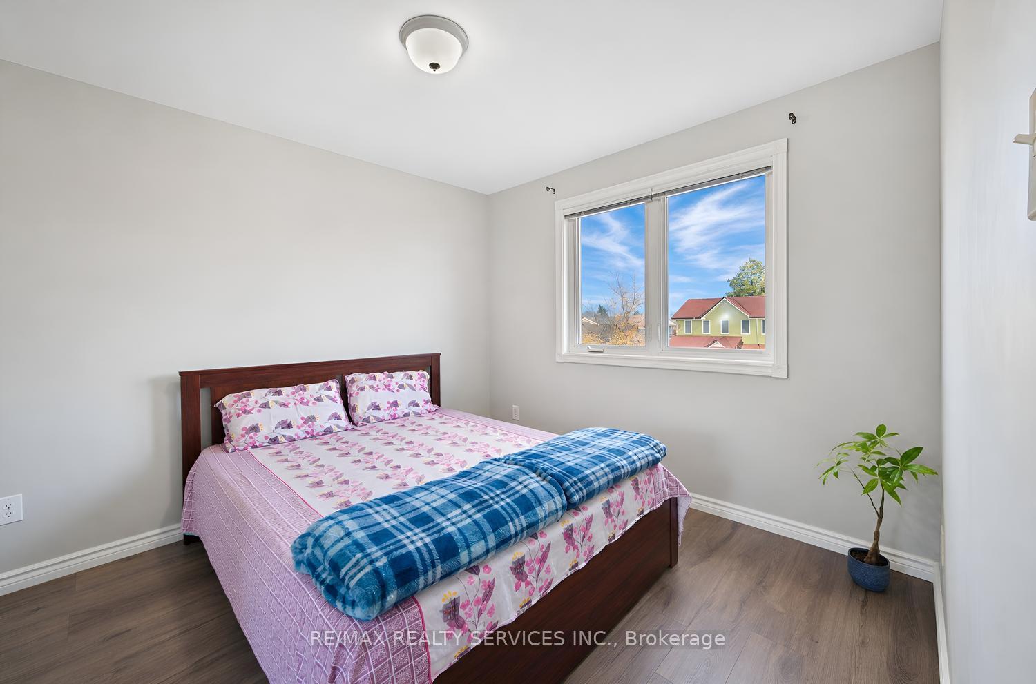 Photo 25 of 5 Nimrod Crescent W, Brampton, Westgate — HOMEH