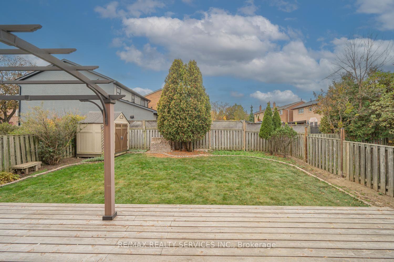 Photo 38 of 5 Nimrod Crescent W, Brampton, Westgate — HOMEH
