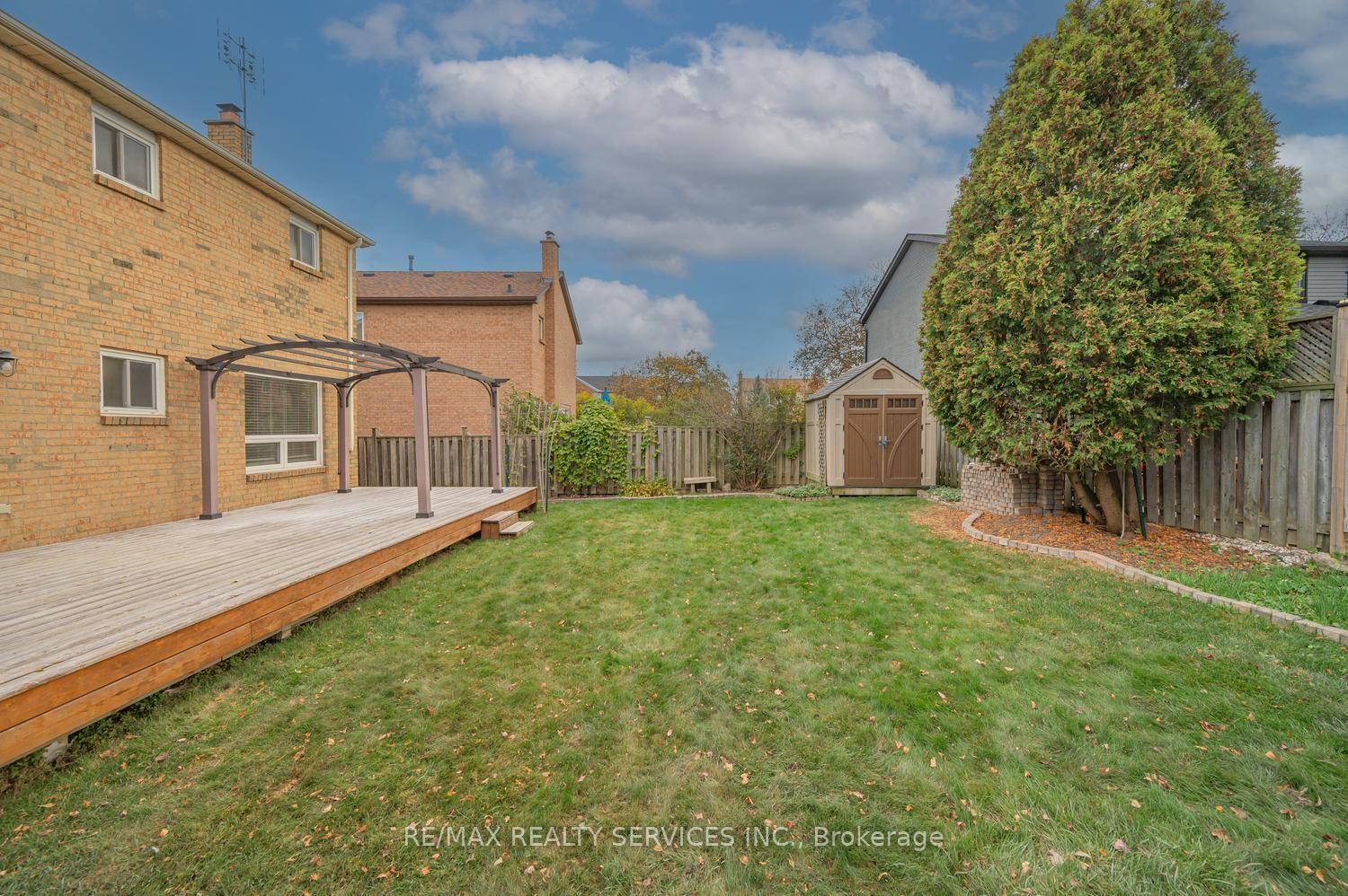 Photo 41 of 5 Nimrod Crescent W, Brampton, Westgate — HOMEH