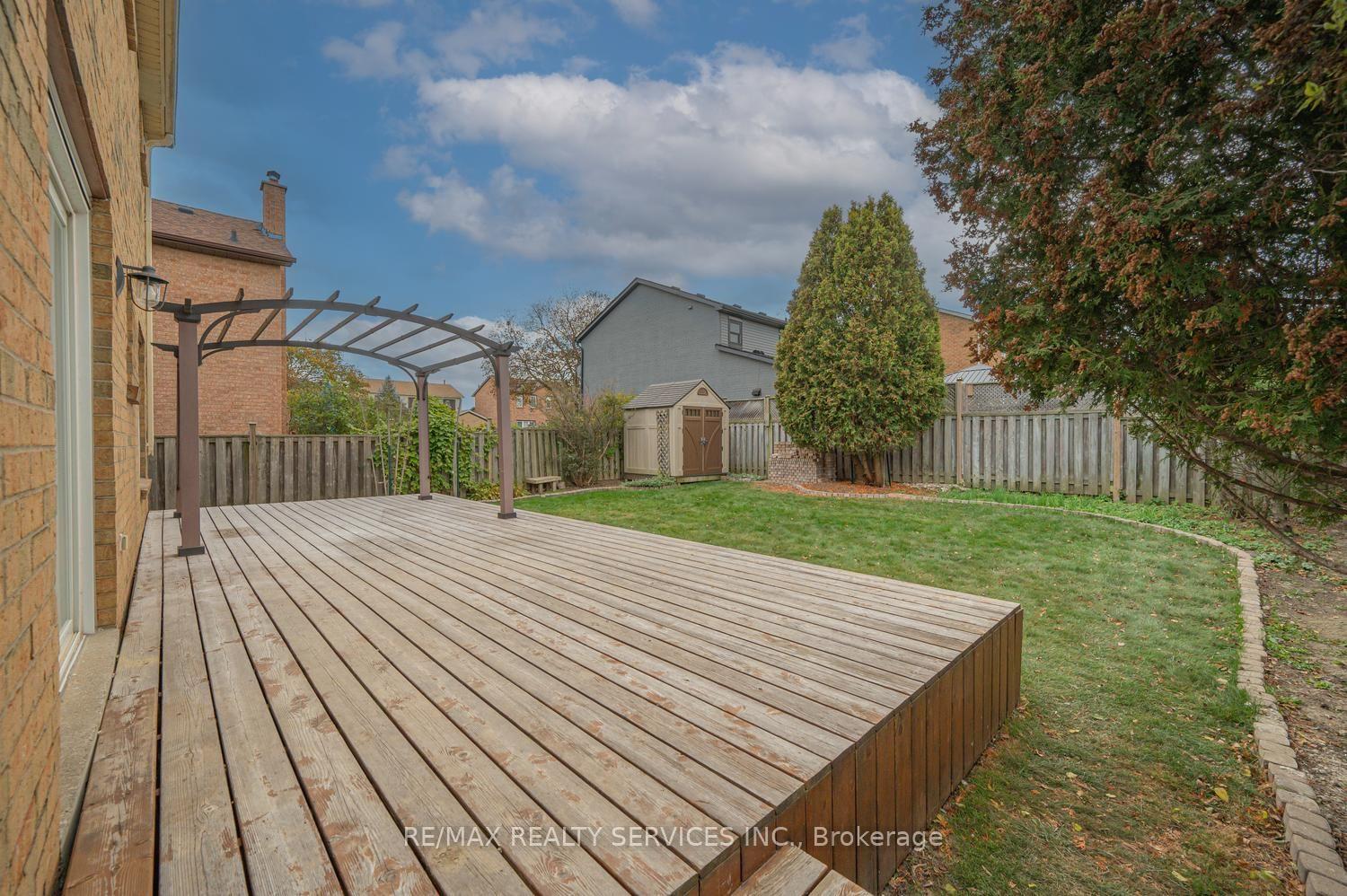 Photo 42 of 5 Nimrod Crescent W, Brampton, Westgate — HOMEH