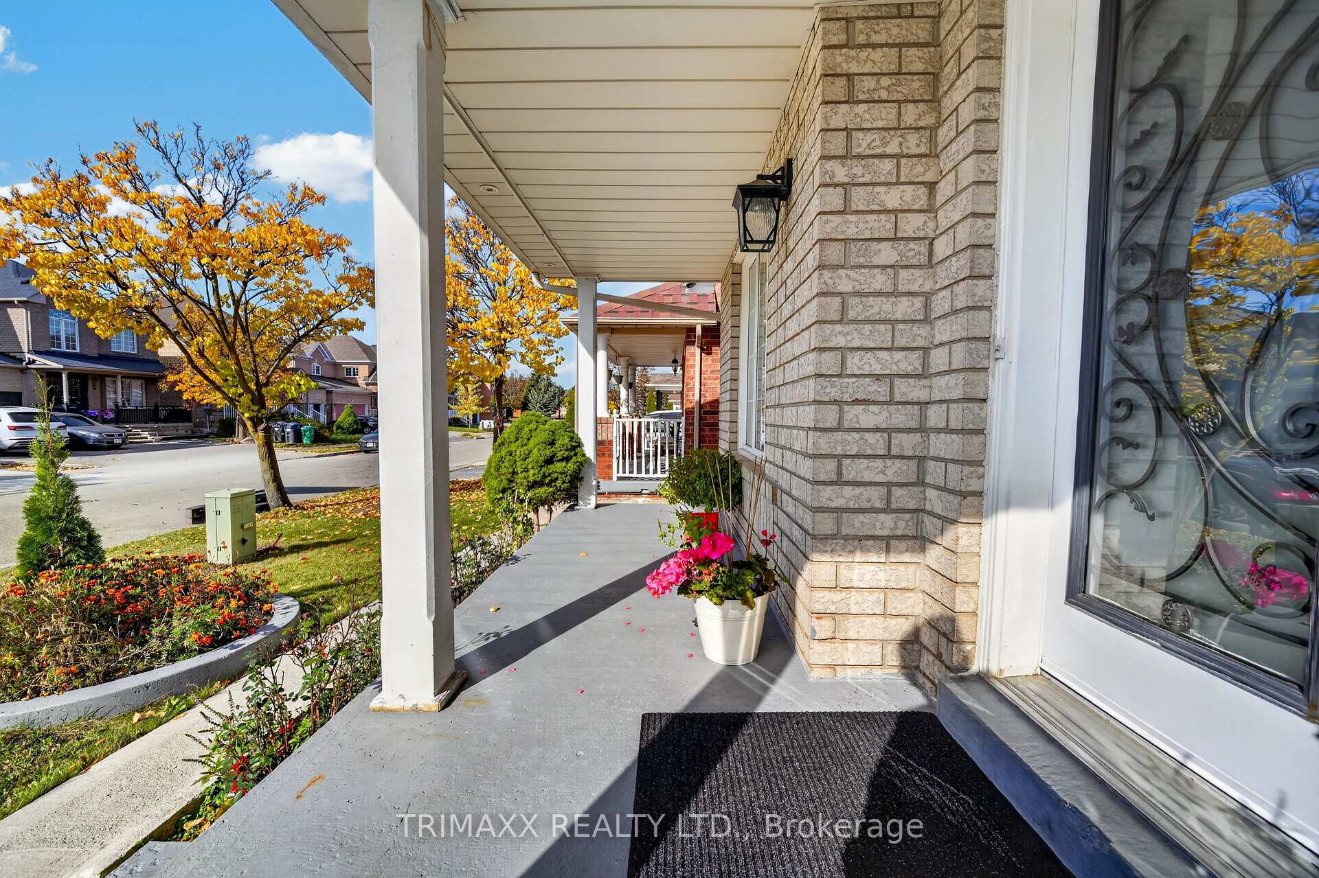 Photo 3 of 19 Leopard Gate, Brampton, Sandringham-Wellington — HOMEH