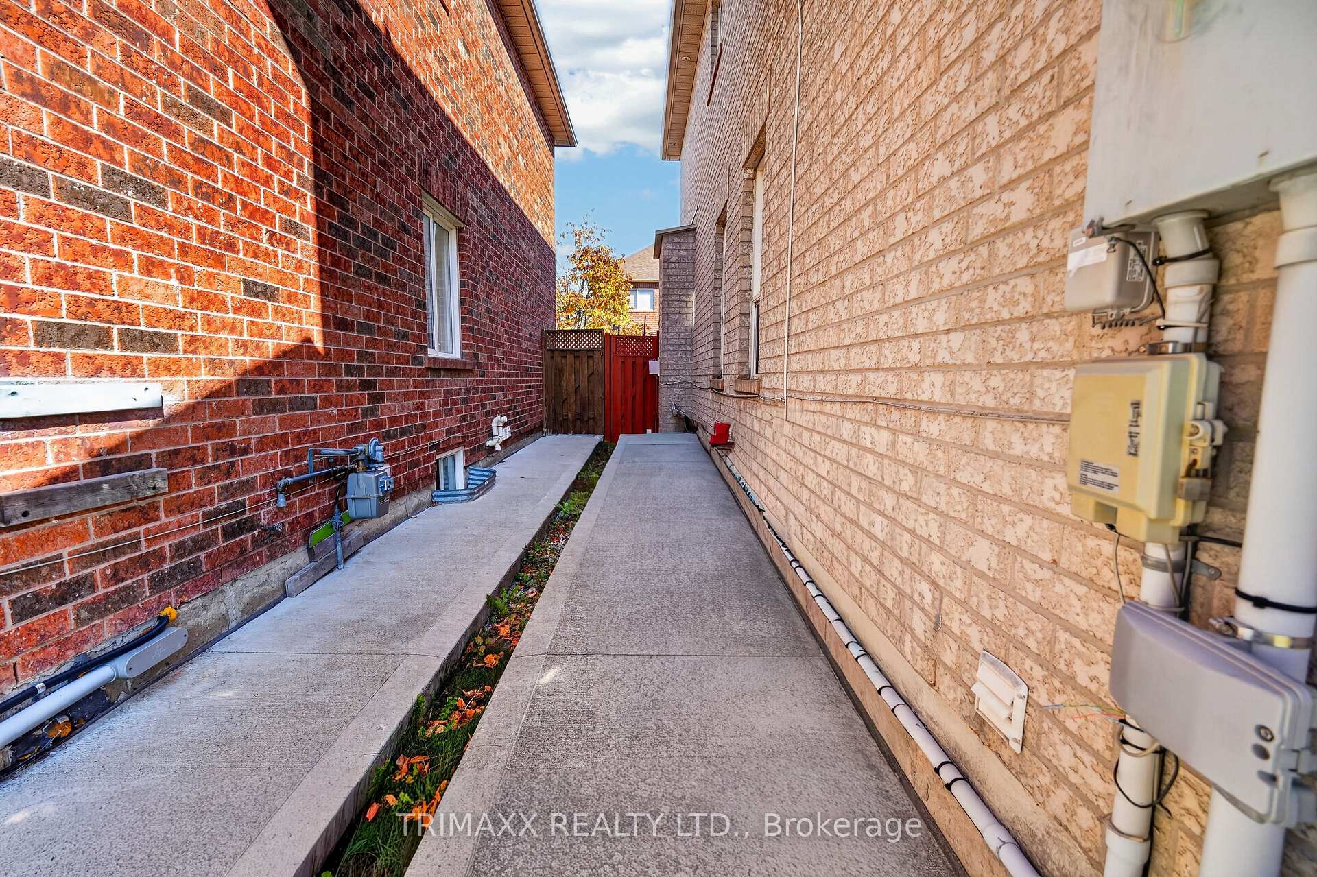 Photo 57 of 19 Leopard Gate, Brampton, Sandringham-Wellington — HOMEH