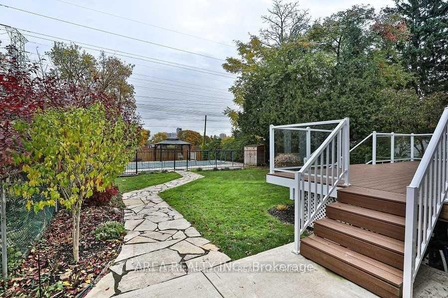Photo 24 of 89 Ashbourne Drive, Etobicoke, Islington-City Centre West — HOMEH