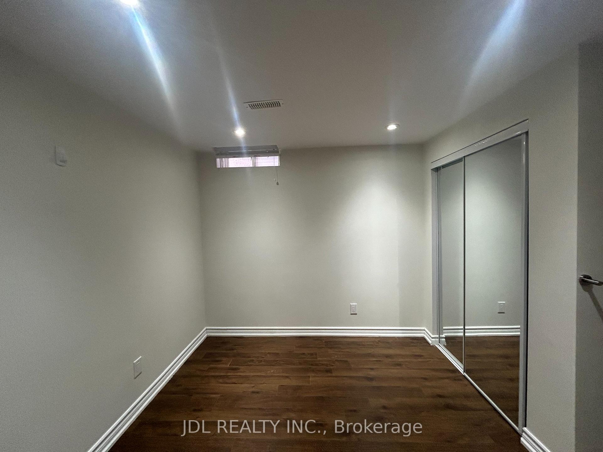 Photo 5 of Unit two-bedroom unit bsmt, 36 Bendamere Cres, Markham, Buttonville — HOMEH